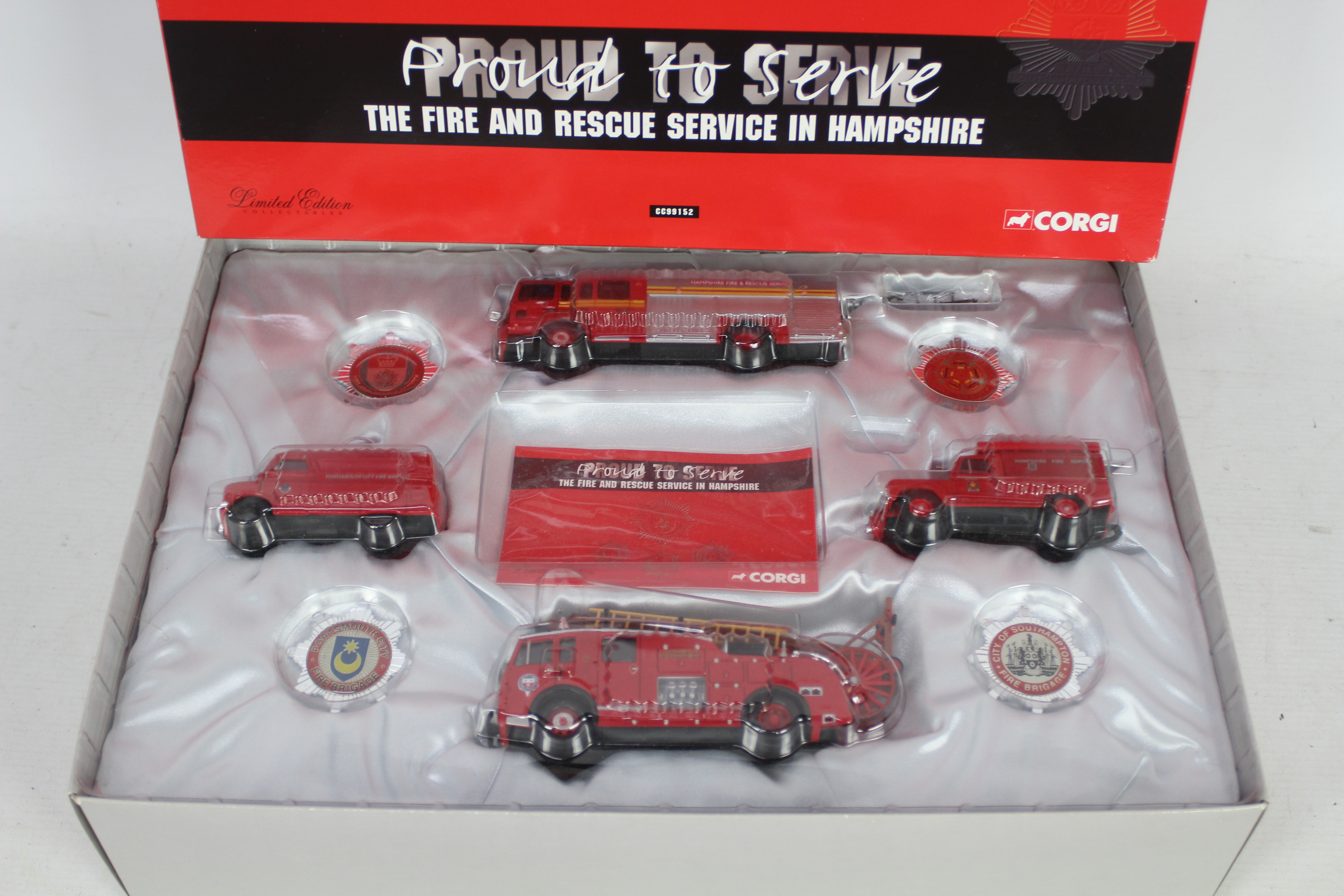 Corgi - A boxed Corgi CC99152 'Proud To Serve - The Fire & Rescue Service in Hampshire' Limited - Image 7 of 7