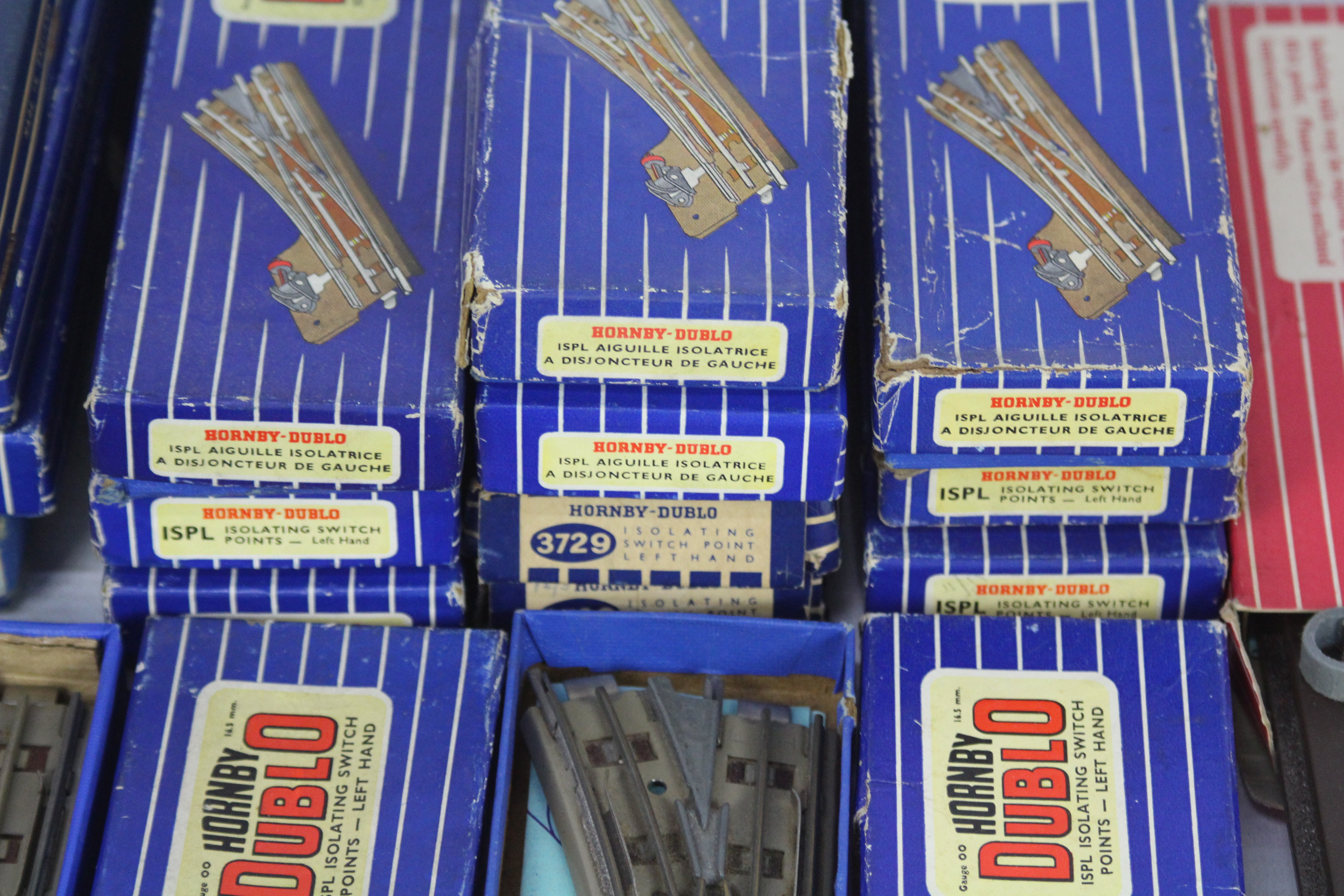 Hornby Dublo - A large collection of boxed Hornby Dublo predominately 3-rail track parts and - Image 5 of 5