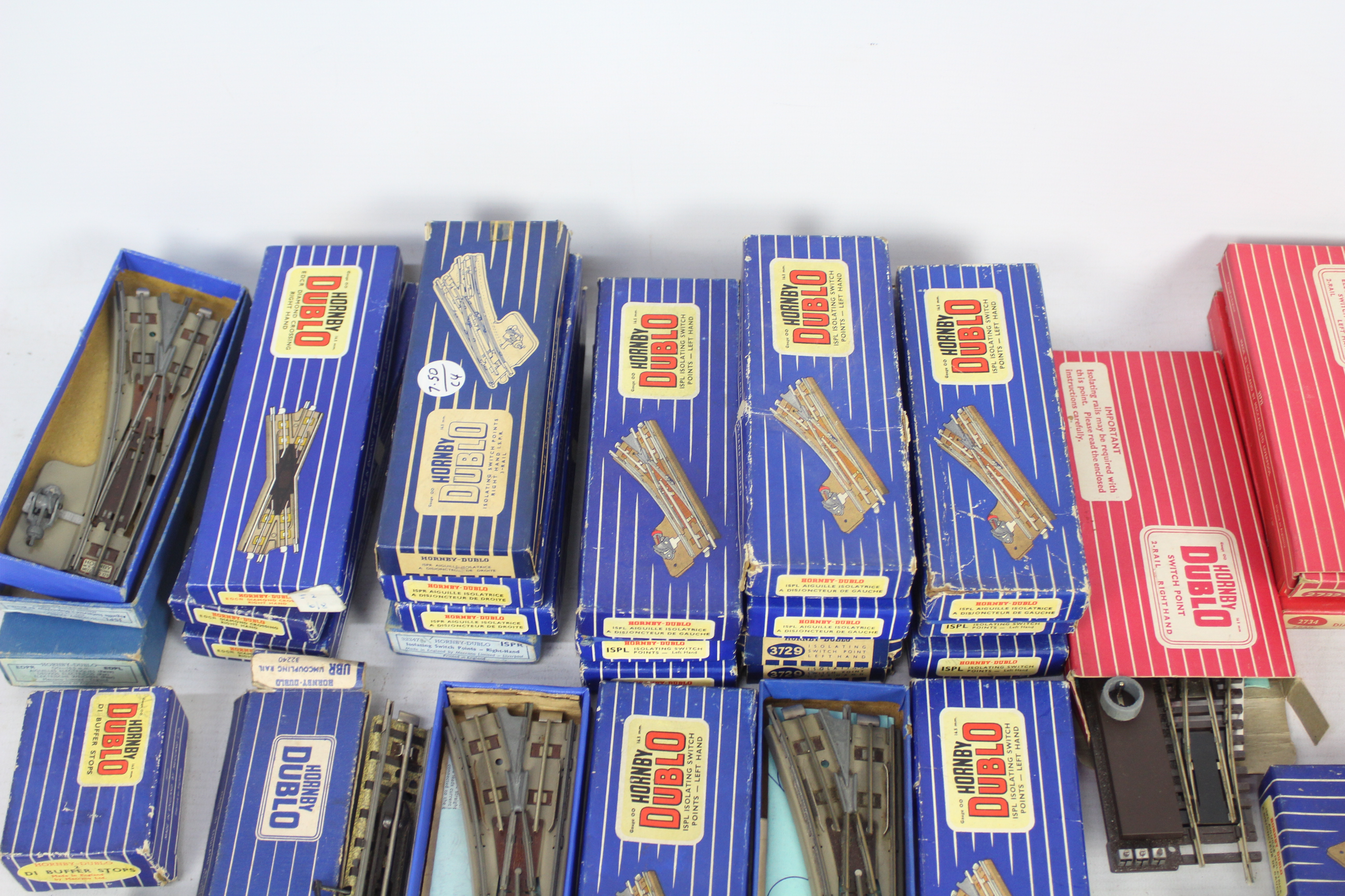 Hornby Dublo - A large collection of boxed Hornby Dublo predominately 3-rail track parts and - Image 4 of 5