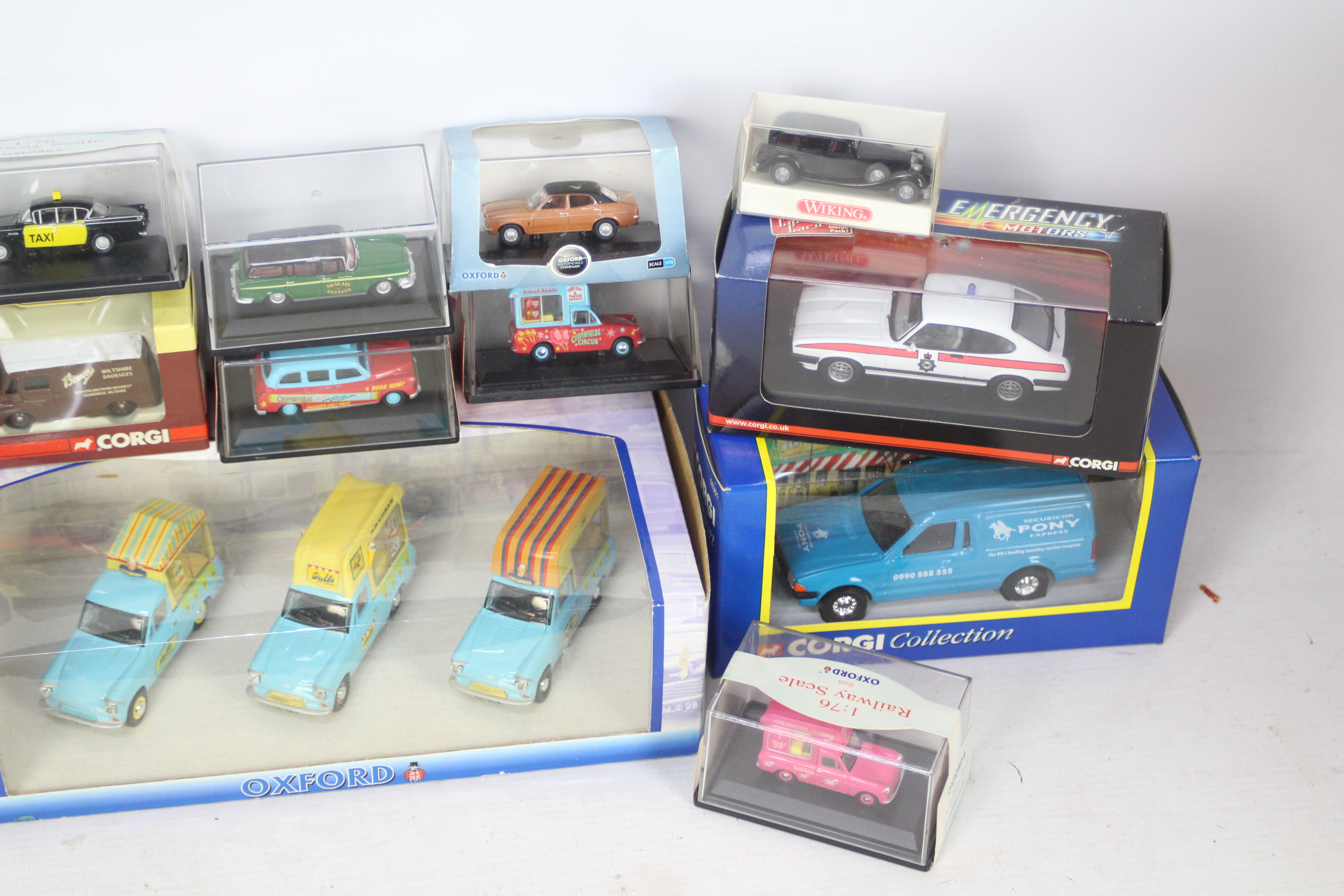 Corgi - Oxford - Johnny Lightning - A collection of boxed and carded cars including limited edition - Image 3 of 3