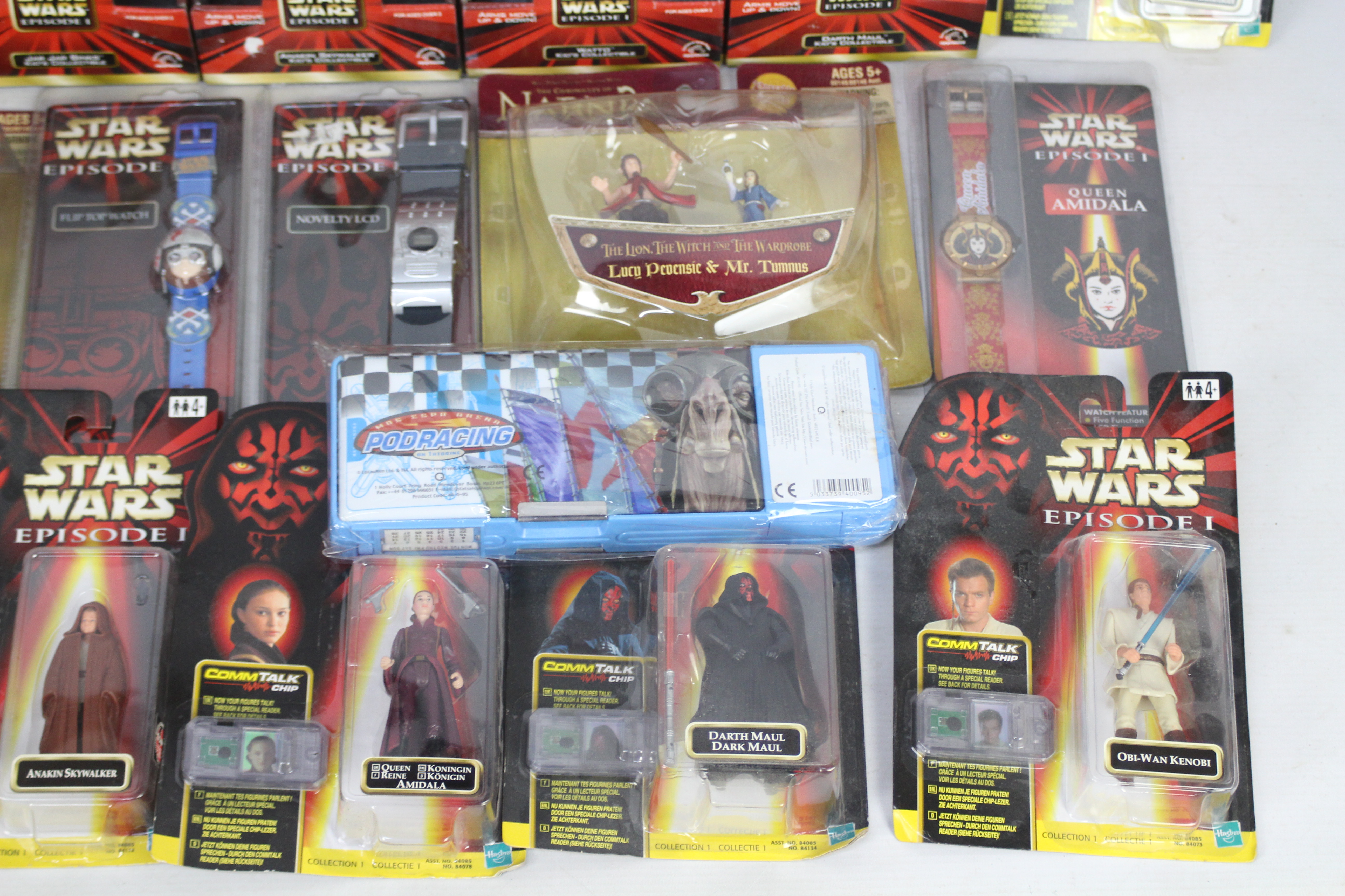 A collection of Star Wars Episode 1 boxed action figures to include - Darth Maul, official watches, - Bild 3 aus 5
