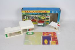 Matchbox - A boxed Matchbox G-1 Service Station Set.