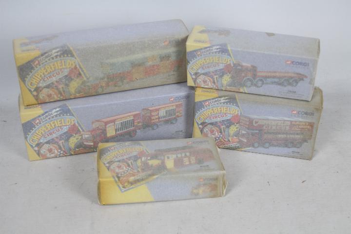 Corgi - Chipperfields - 5 x unopened Chipperfields models, Bedford Horsebox # 97887,