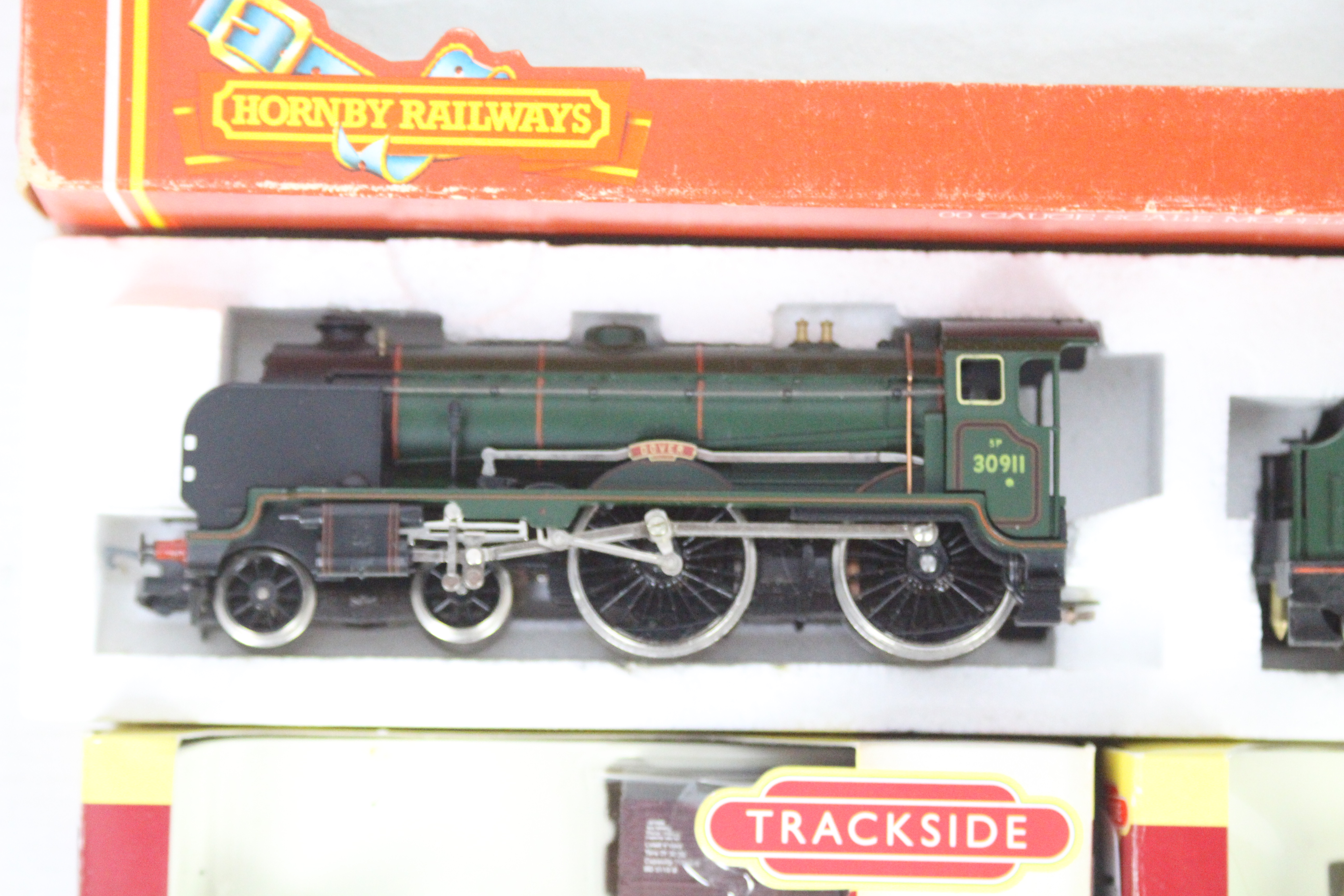 Hornby, Lledo - A boxed Hornby OO gauge R257 Schools Class steam locomotive and tender OP.No. - Image 2 of 5