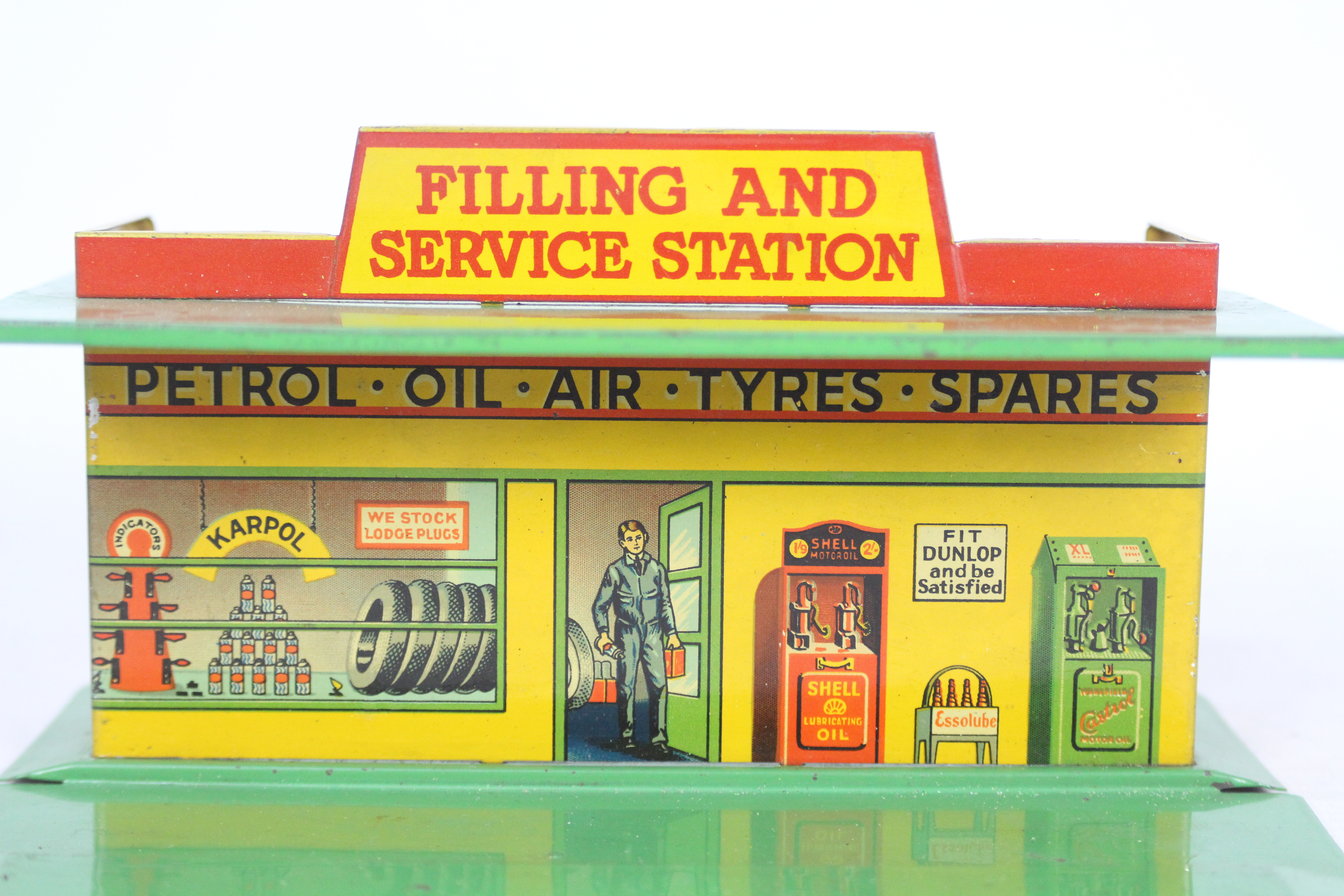 Dinky - A rare Dinky pre war Filling And Service Station in yellow with green roof and base # 48. - Image 2 of 6