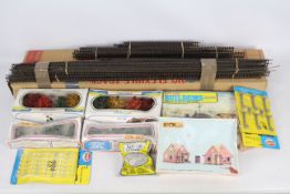 AHM - Life-Like Trains - Pola - Peco - A collection of HO - OO Gauge track and accessories
