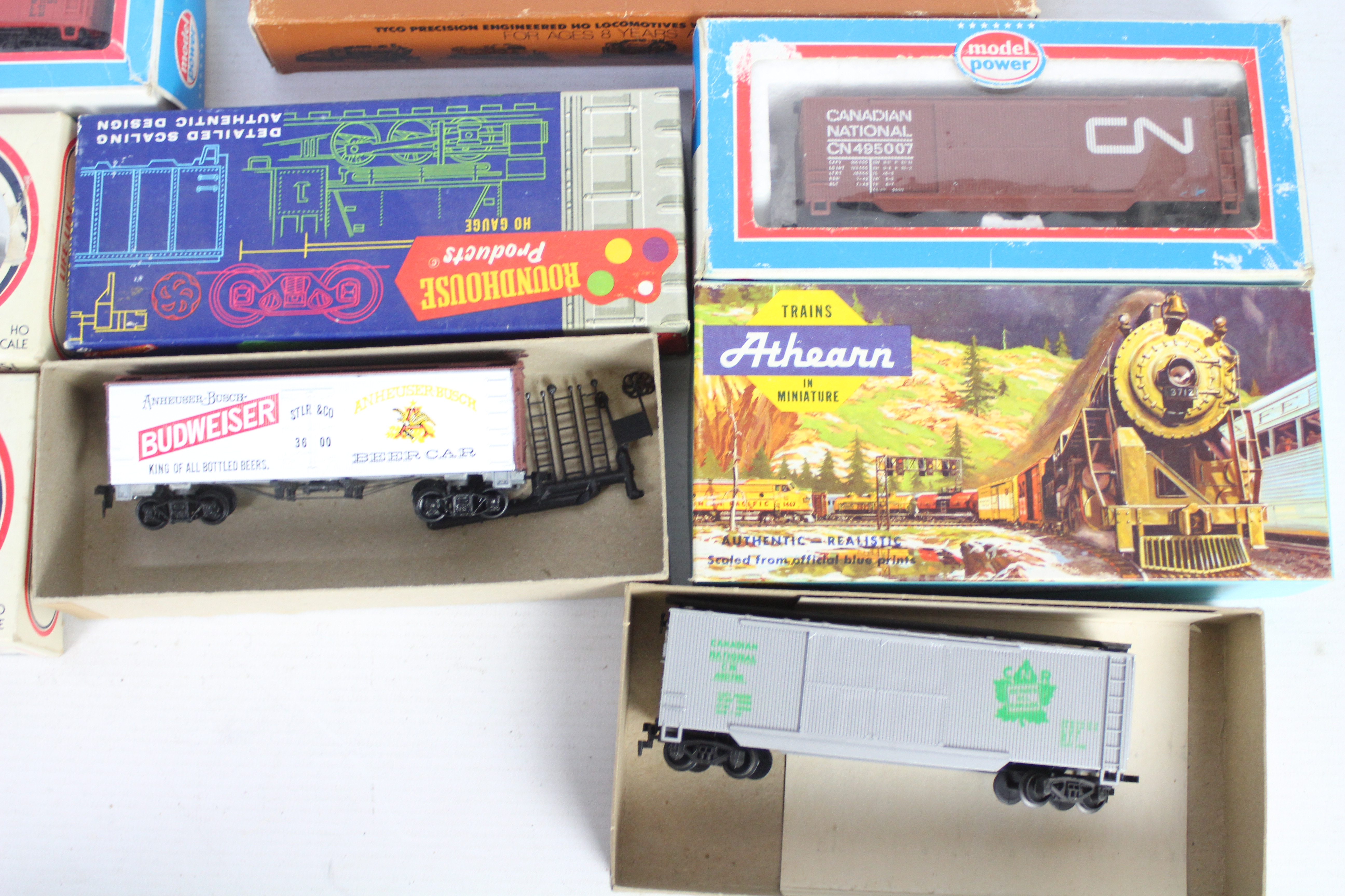 Bachmann - Hornby - Roundhouse - 15 x HO Gauge wagons mostly in CP Rail livery including 50 foot - Image 4 of 5