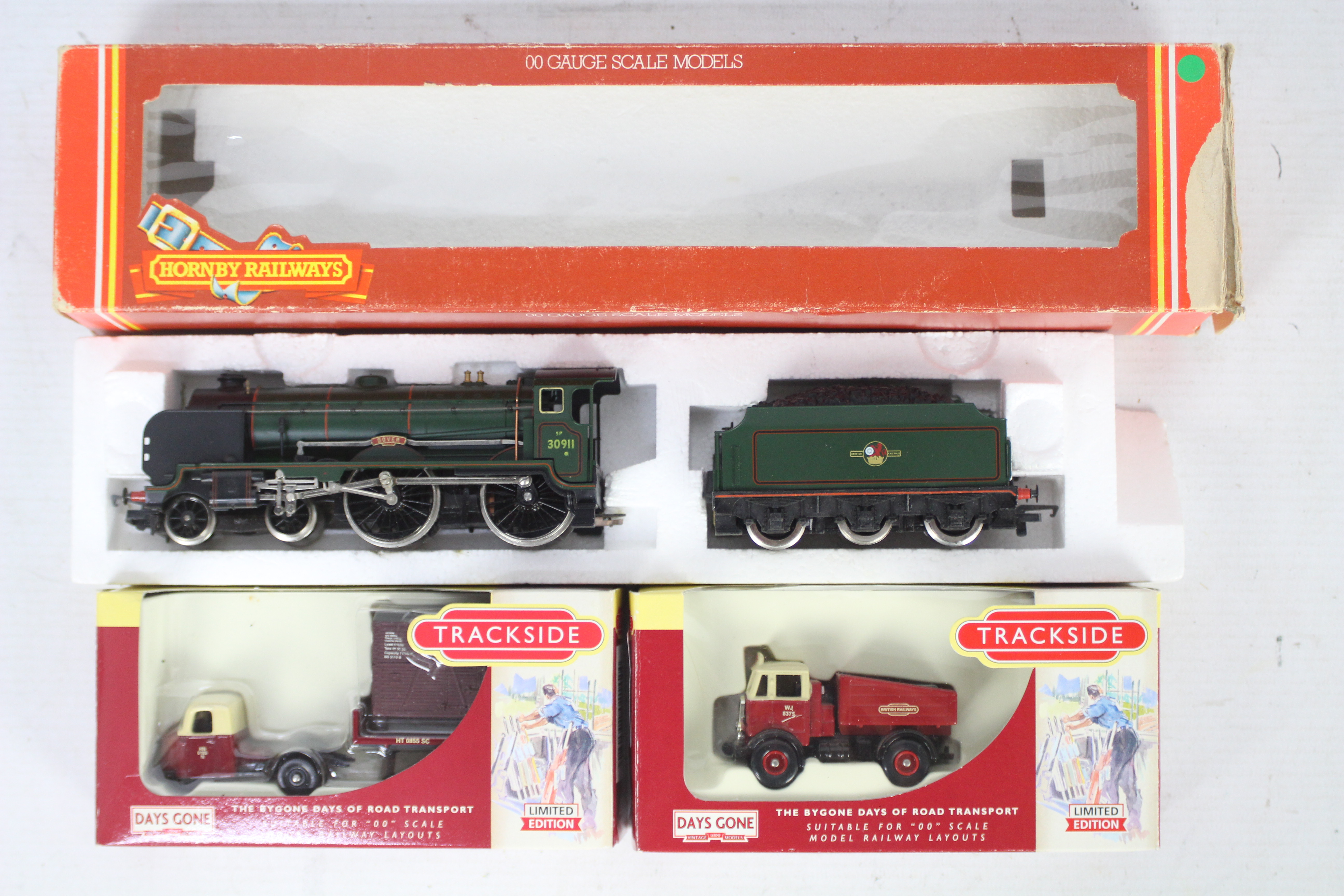 Hornby, Lledo - A boxed Hornby OO gauge R257 Schools Class steam locomotive and tender OP.No.