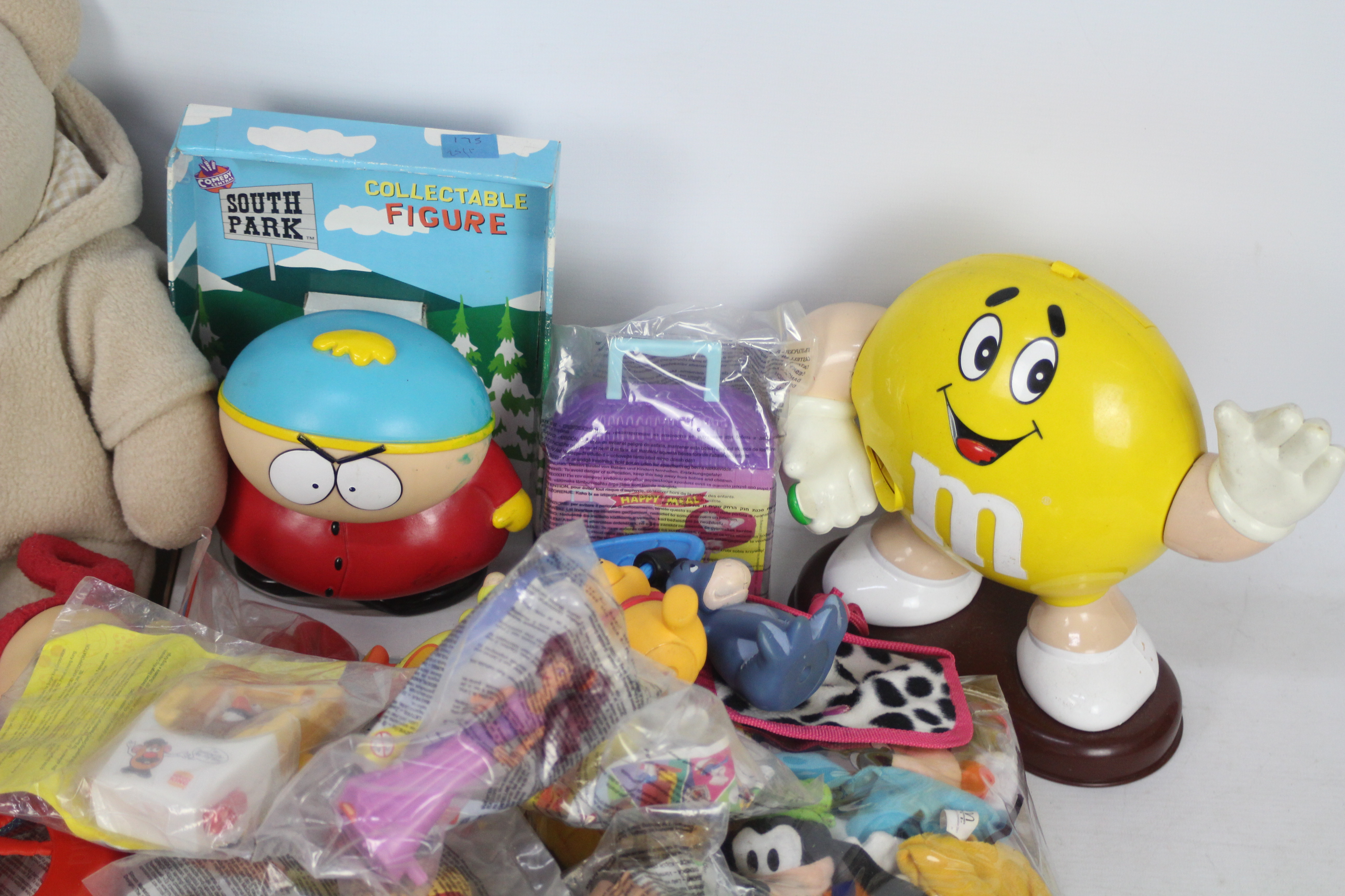 A larg collection of Happy Meal toys - MnM's collectibles - Plush toys including Chicken from - Bild 4 aus 5