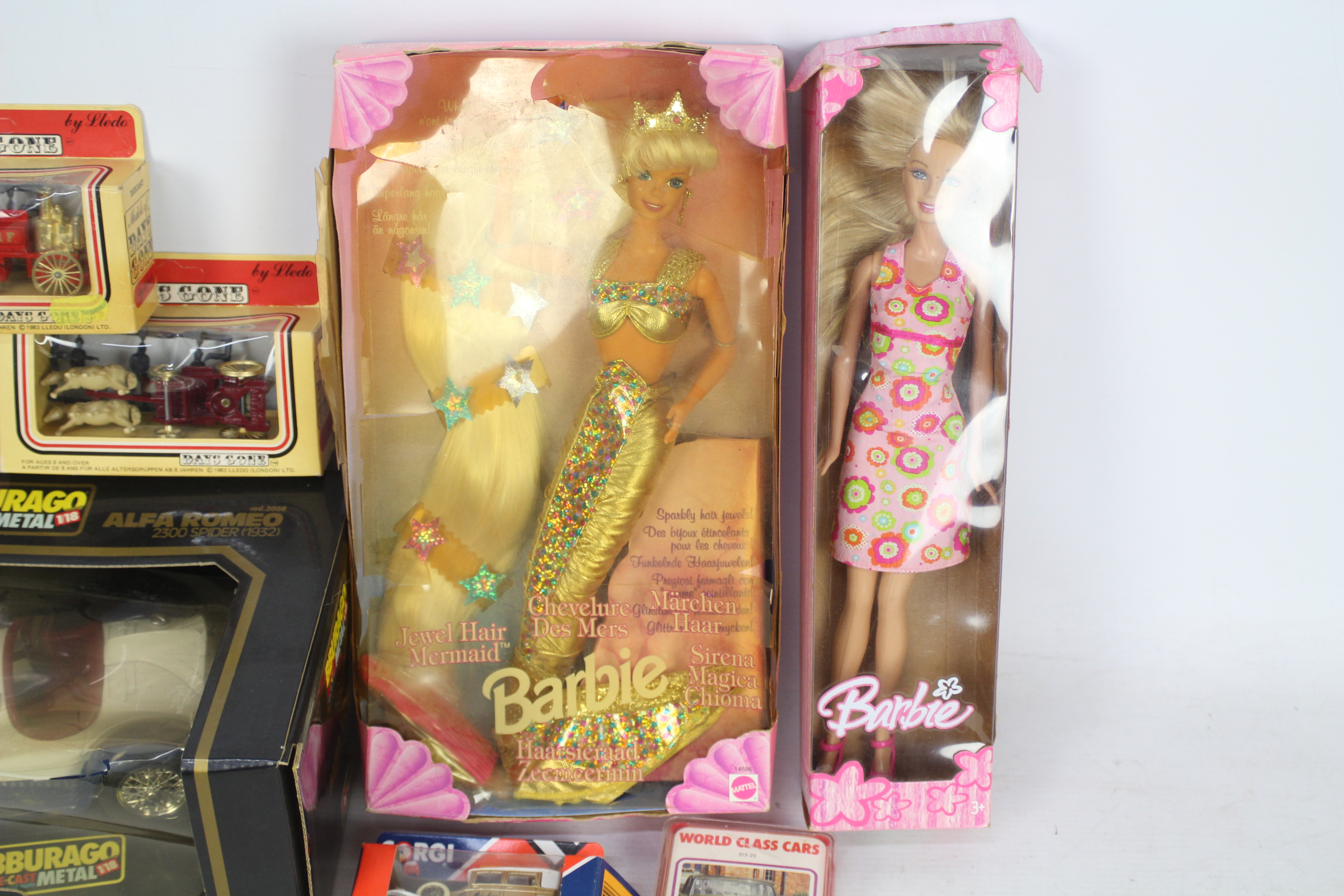 Matchbox - Bburago - Mattel - 5 x boxed vehicle models and 2 x boxed Barbie dolls including 1932 - Image 4 of 4