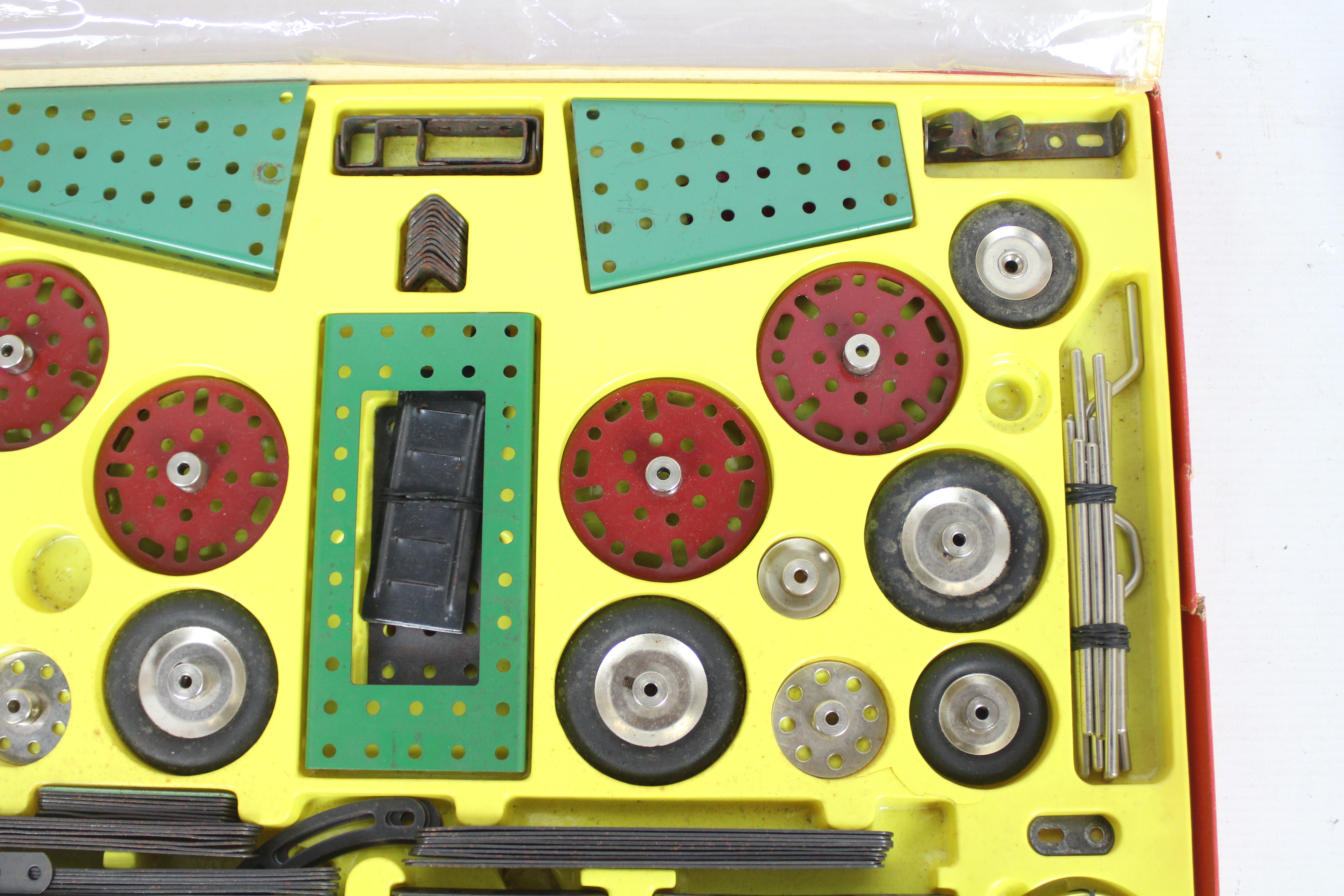 Schefflers - A boxed Schefflers No.3 metal toy construction set (German equivalent of Meccano). - Image 4 of 9