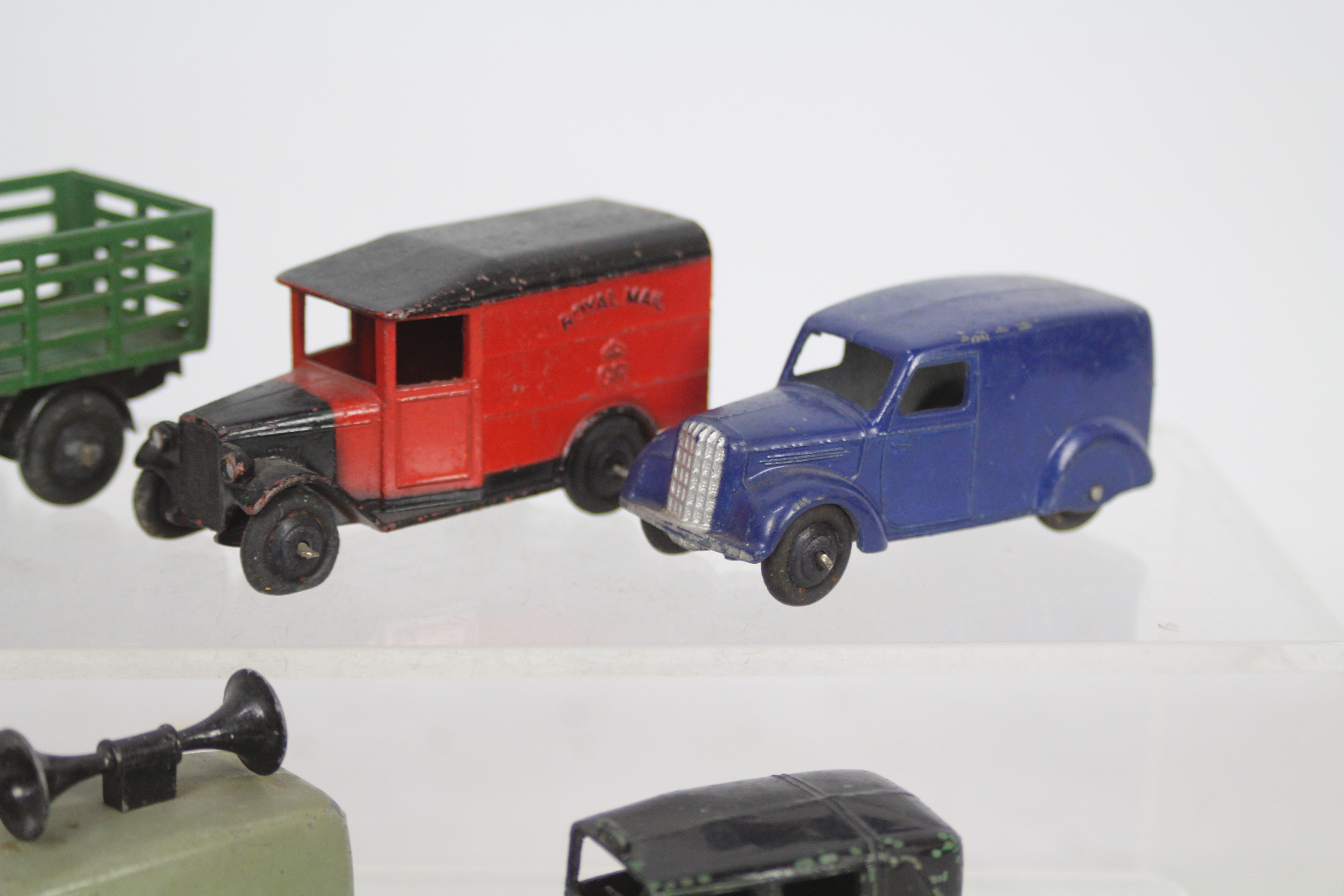 Dinky - A collection of 5 x vintage models including Market Gardeners Lorry 1936-40 # 25f, - Image 3 of 4