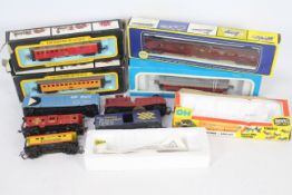 Airfix - AHM - Bachmann - A collection of boxed and loose HO Gauge rolling stock including Wild
