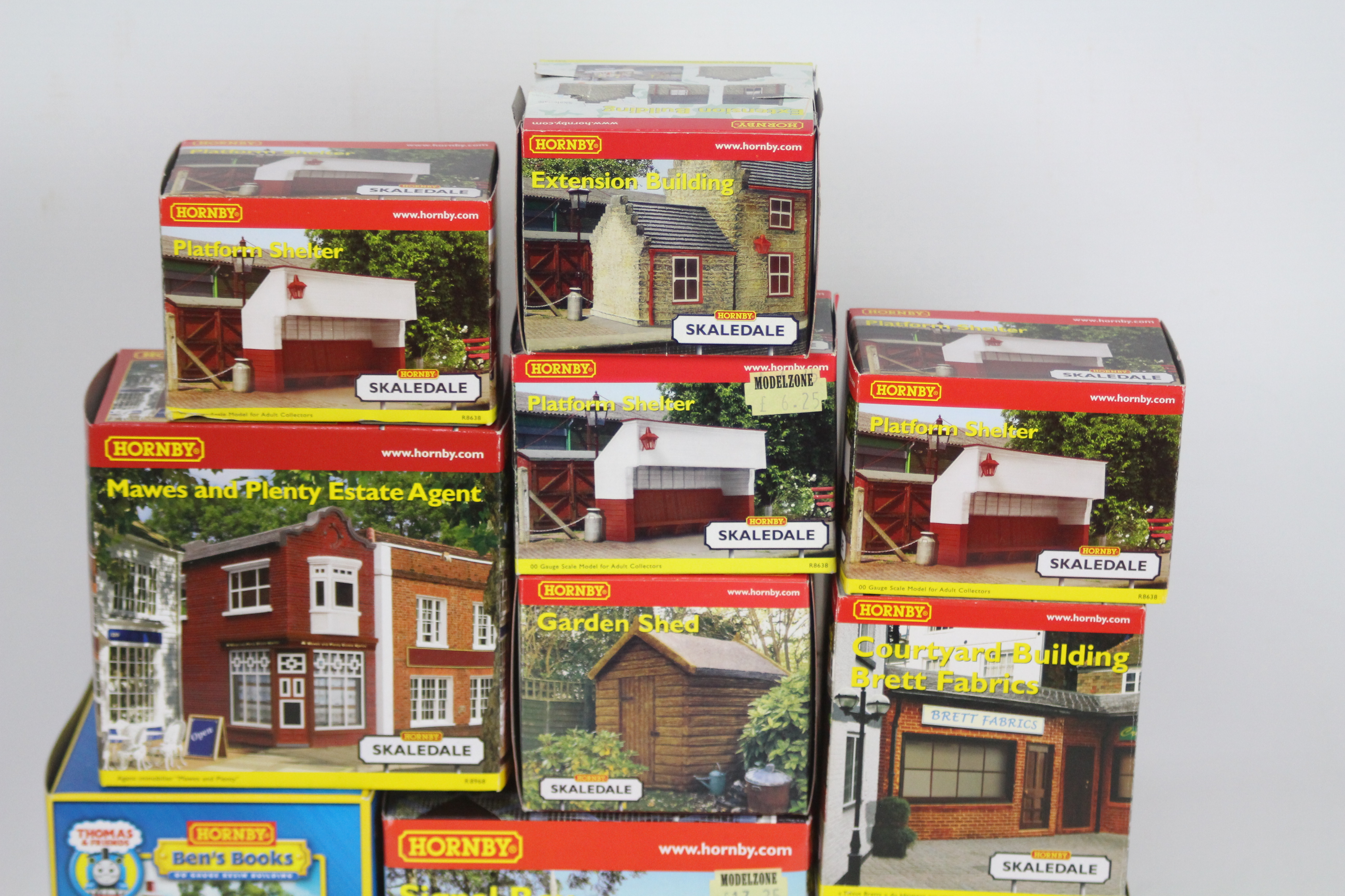 Hornby - Skaledale - 10 x boxed items of OO gauge buildings and trackside accessories including - Image 2 of 3