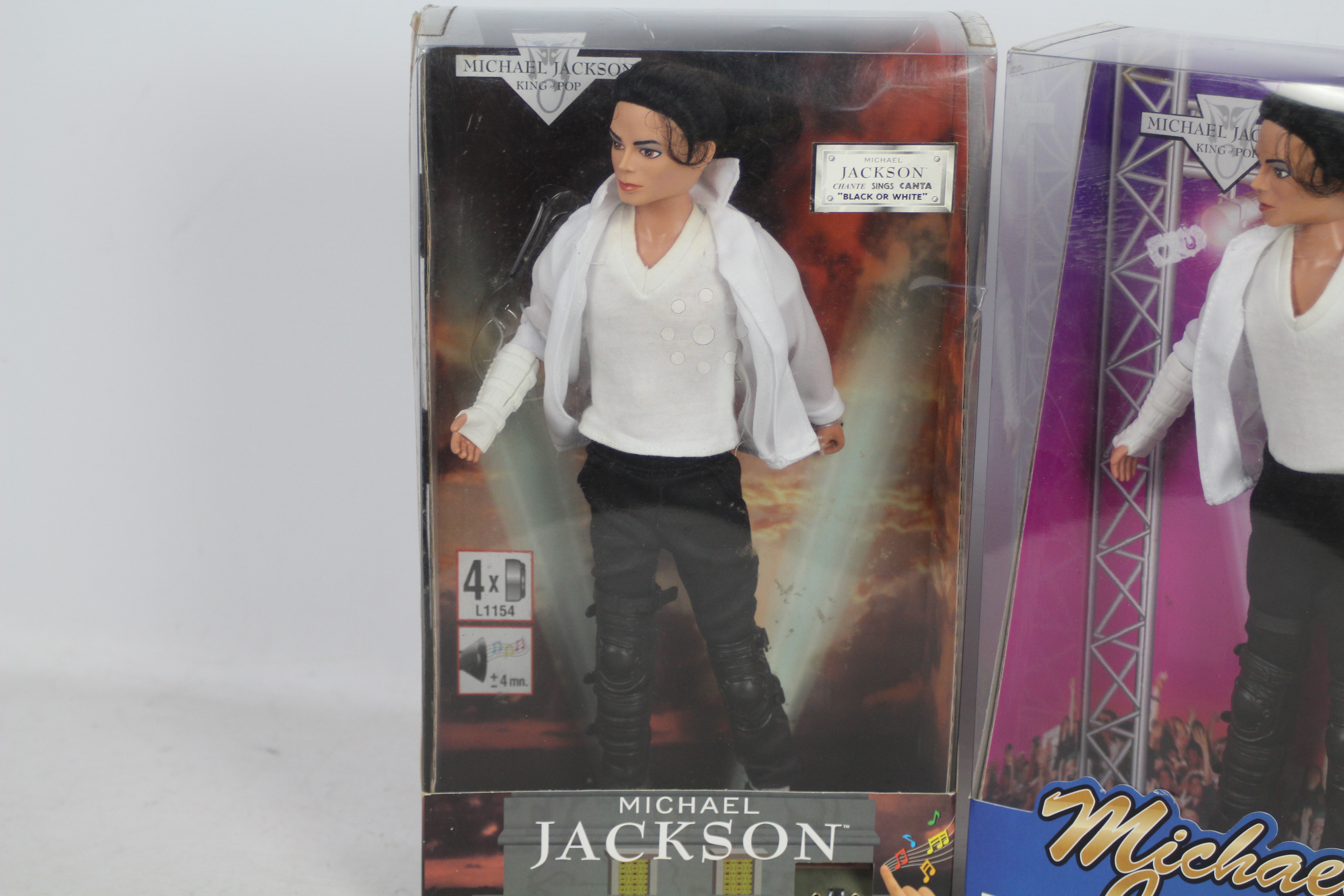 2 x Michael Jackson - Street Life - Figures to include #8000000 & #800010 Black or White editions - Bild 2 aus 4