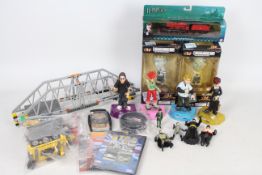 Corgi - Headliners - Lego - A collection of novelty items including two Headliners Stooges figures,