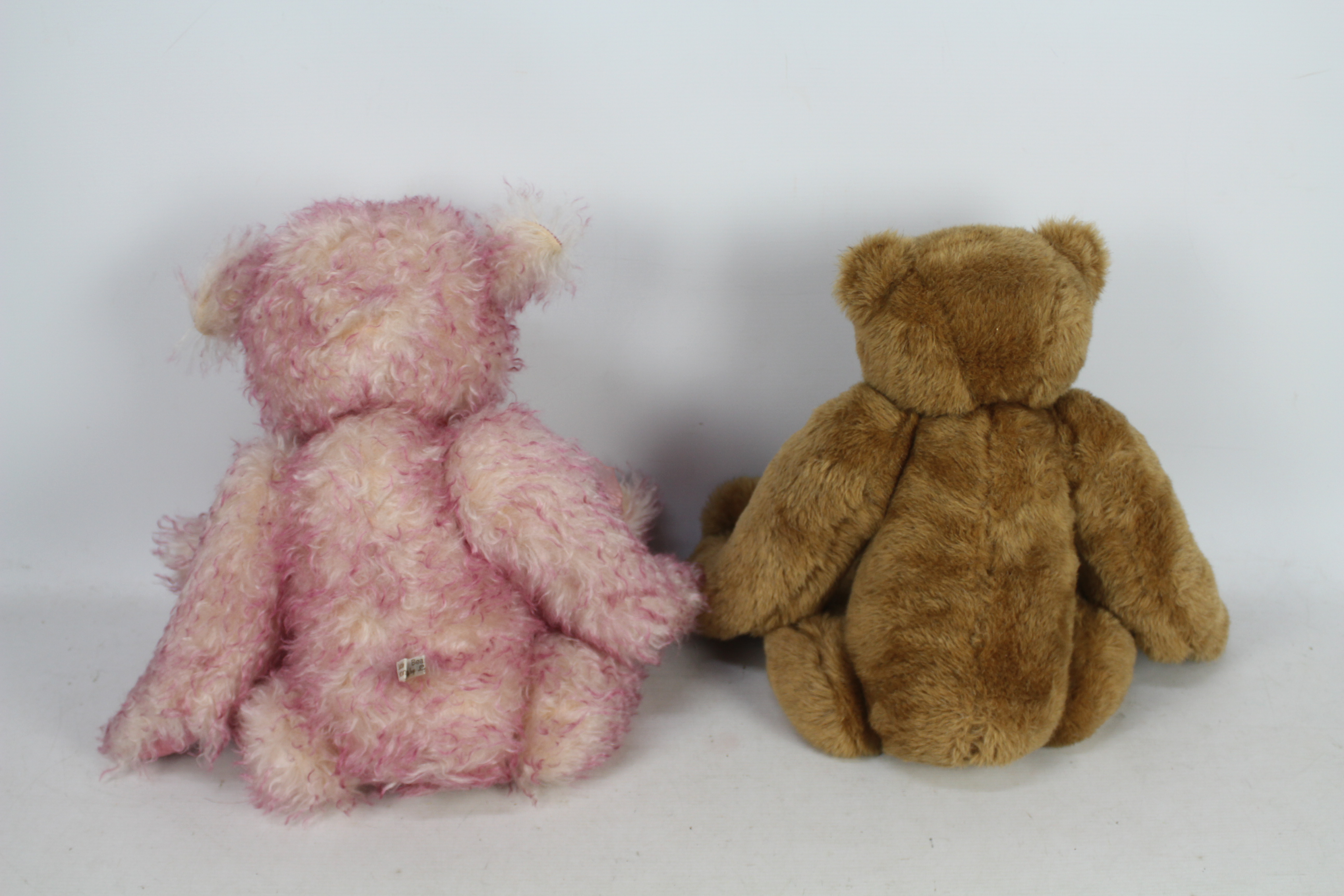 Beary Tales - Lot includes a pink-coloured Beary Tales bear by Lynn Smith with glass eyes, - Image 2 of 2