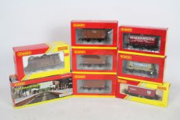 Hornby - A OO gauge loco and 6 wagons,