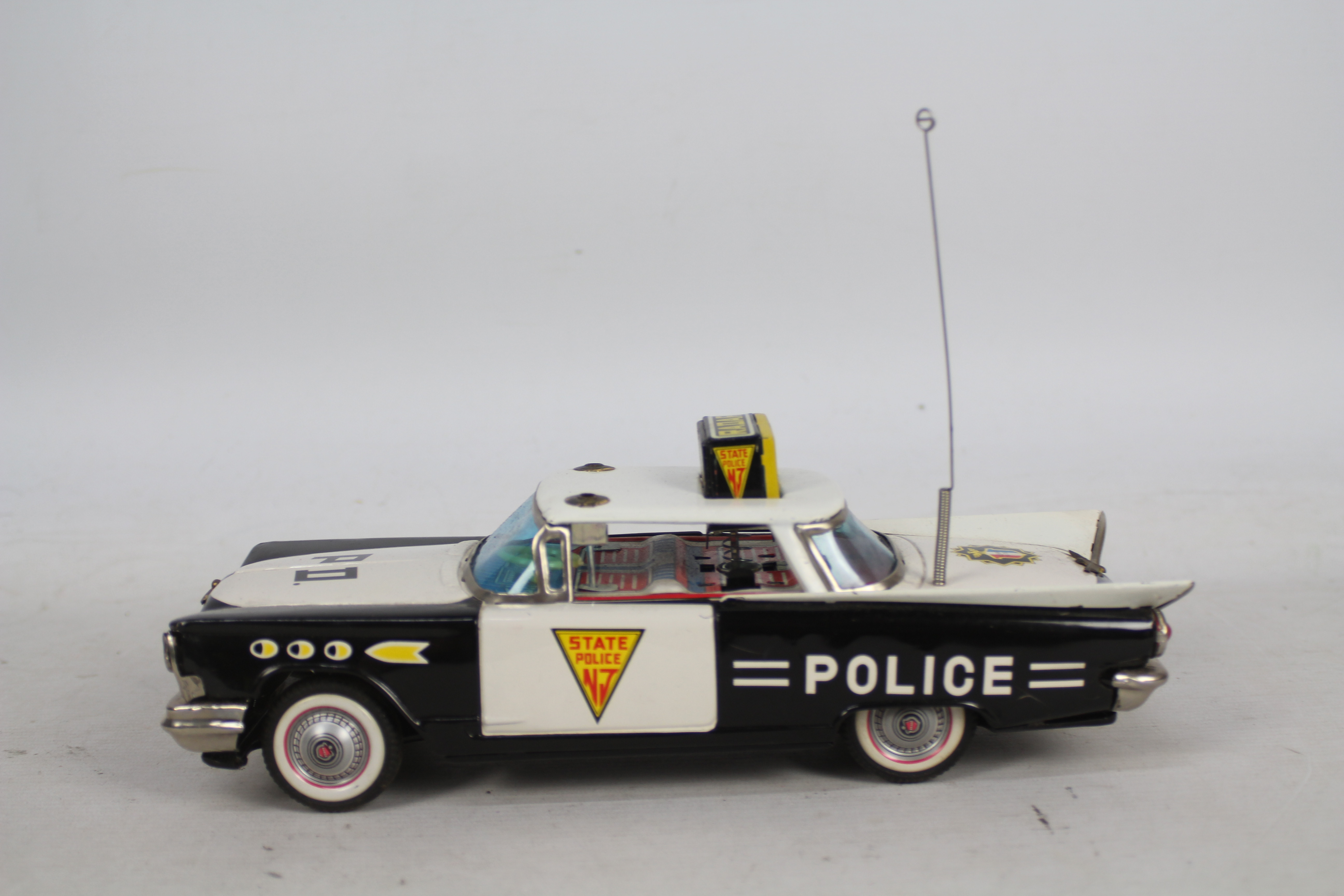 Ichiko - Langcraft - A boxed Ichiko 1959 Buick Police Car with Radar # IK4062. - Image 4 of 4