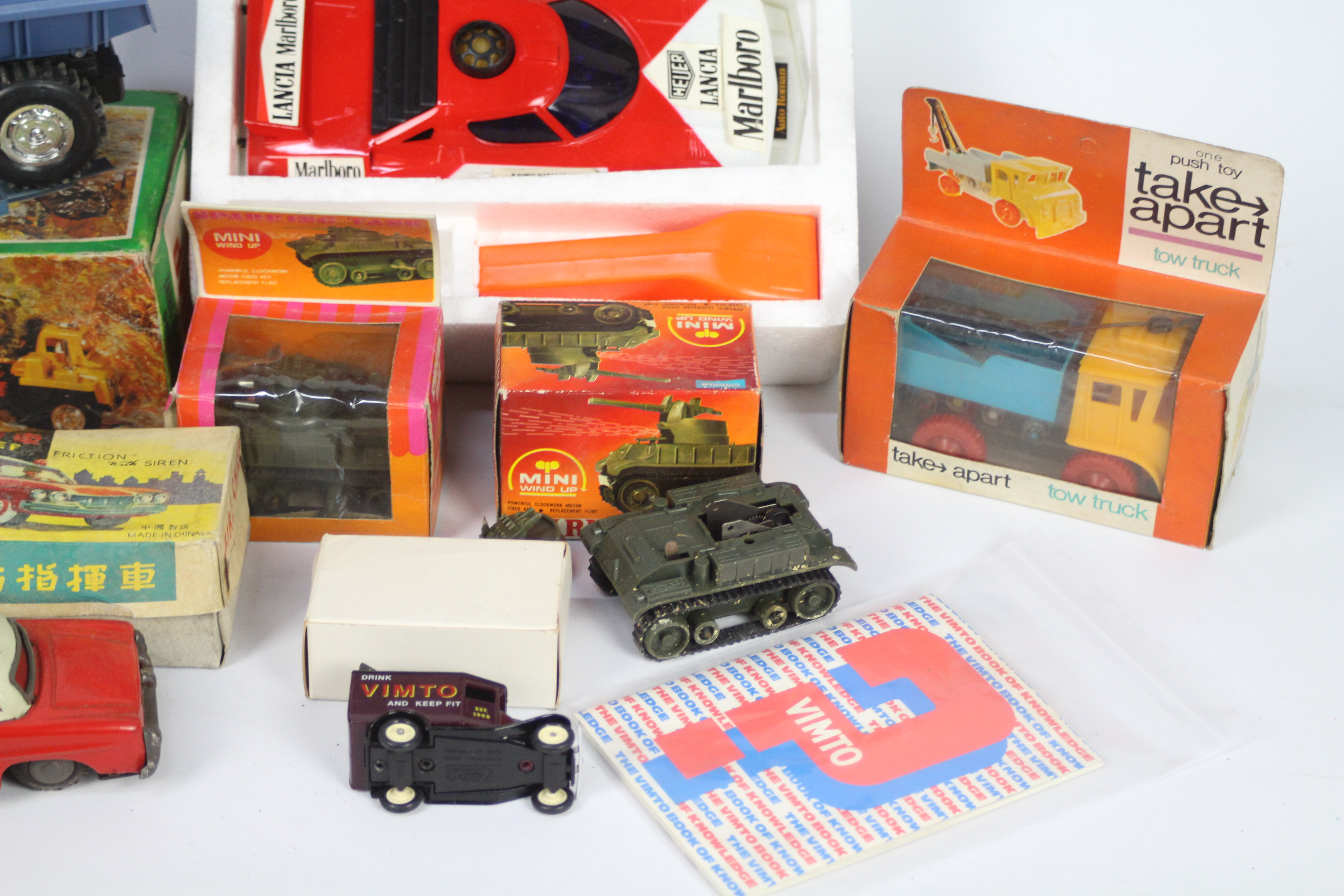 Cragstan - Marx - Hales - Lincoln International - 10 boxed / carded models including remote control - Bild 4 aus 6