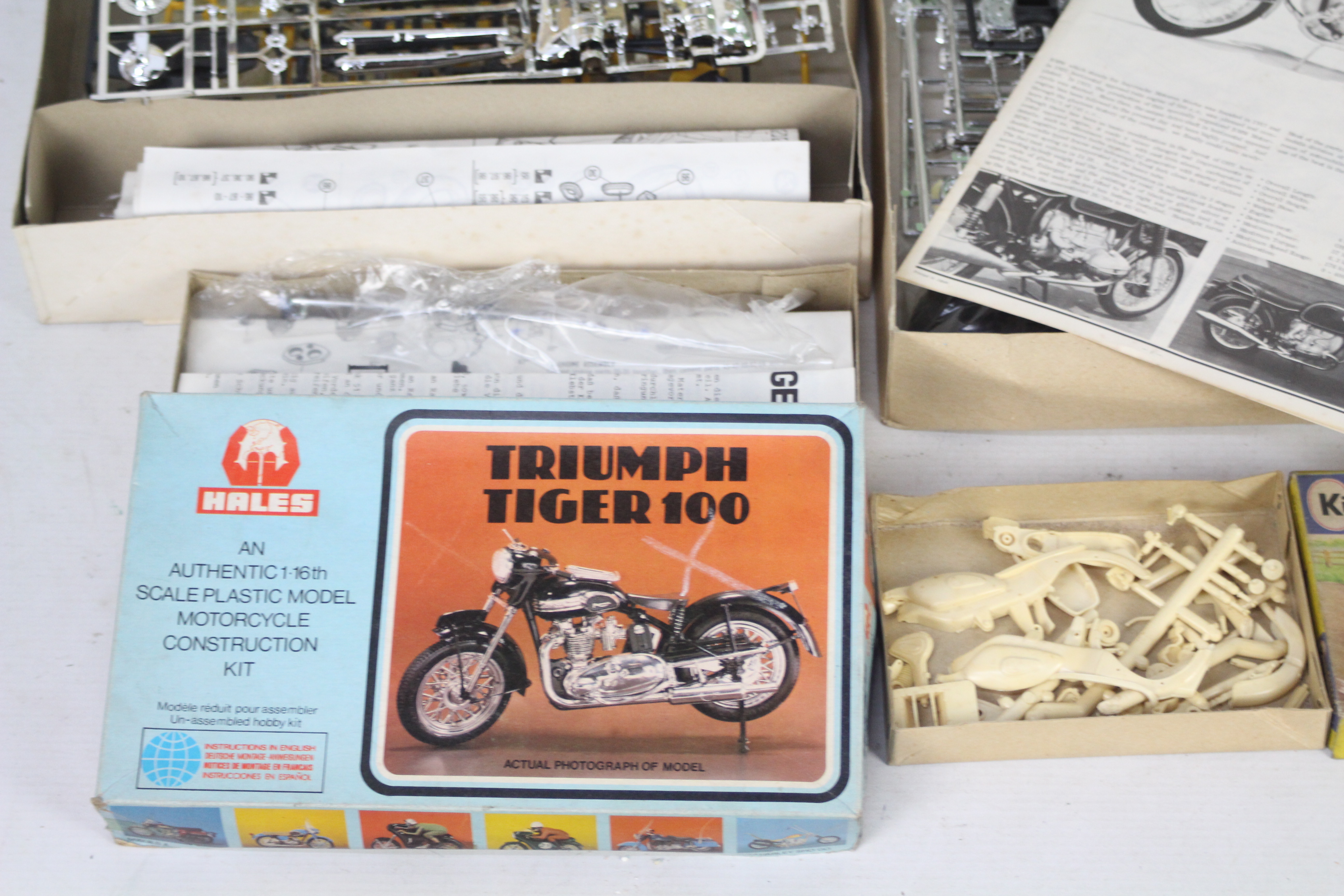 Hasegawa - Hales - Nitto - Matchbox - Life Line - 6 boxed motorcycle model kits including Ariel - Bild 4 aus 4