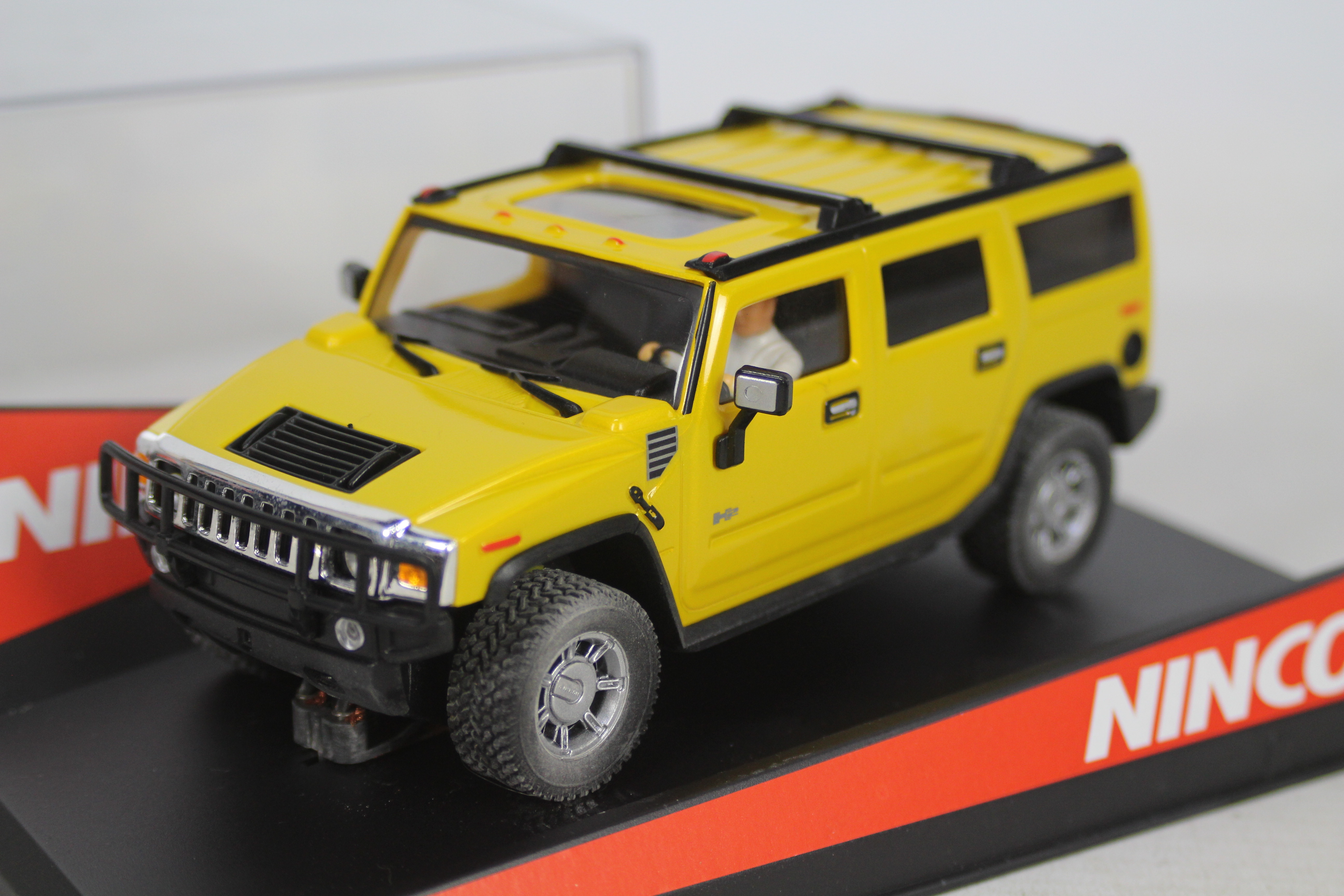 Ninco - A boxed 1:32 scale die-cast hummer vehicle - Lot includes a #50457 Hummer H2 in a yellow - Image 2 of 4