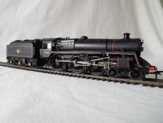 Bachmann - an OO gauge standard class 5MT 4-6-0 locomotive and tender, op no 73158,