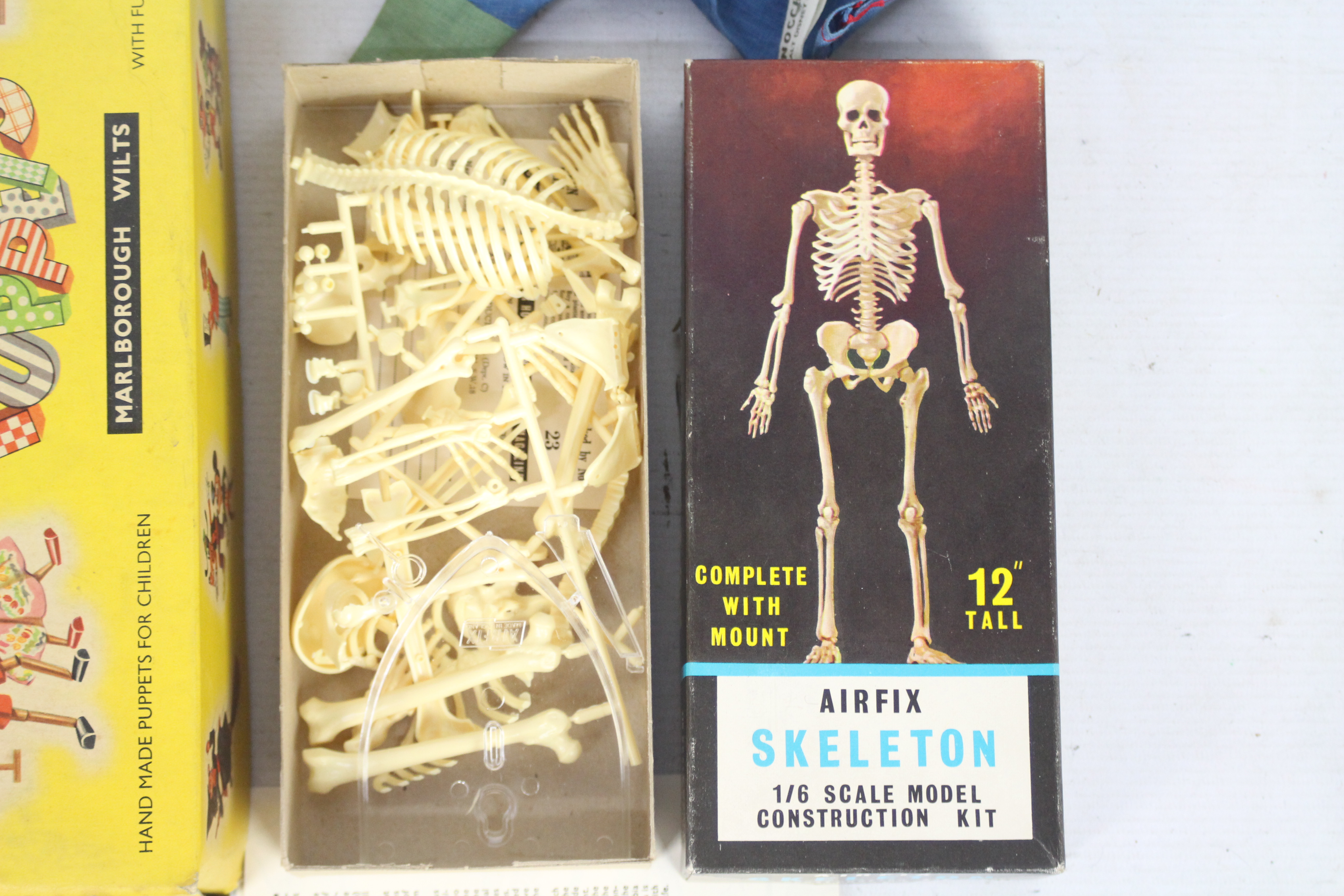 Airfix - Pelham - Semco - A boxed Airfix 1/6 scale Skeleton kit series 3 # A301N, - Bild 2 aus 5