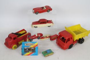 Matchbox - Tri-ang - Ingap - Agrespoly - A collection of 9 vehicles including a boxed Ford Mustang