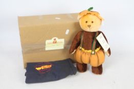 Steiff - A boxed white / brown mohair #00039 'Four Seasons Pumpkin Patch 1997' - The white bear has