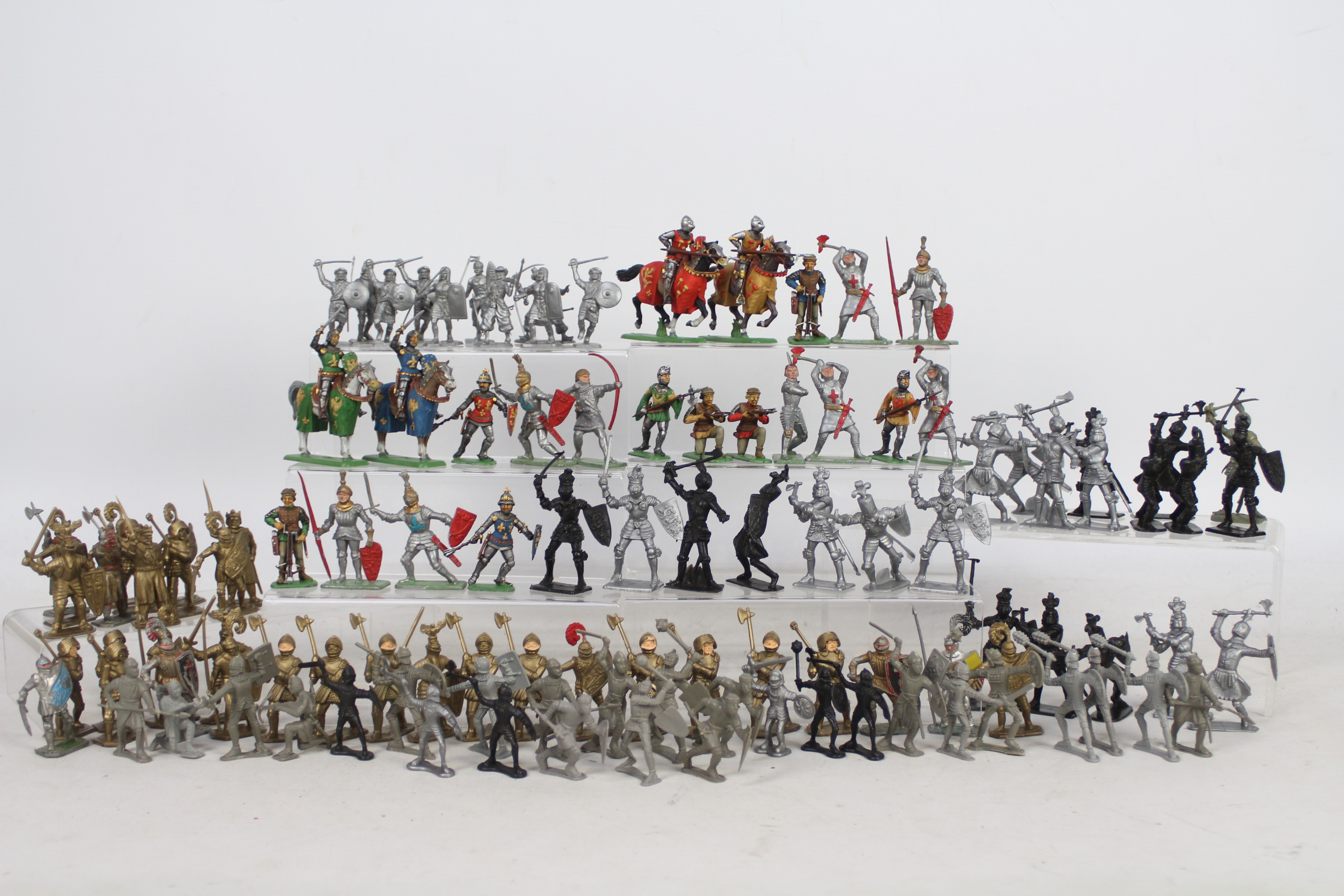 Crescent - Lone Star - A collection of approximately 110 plastic soldiers, mostly medieval,