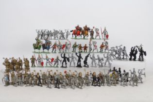 Crescent - Lone Star - A collection of approximately 110 plastic soldiers, mostly medieval,