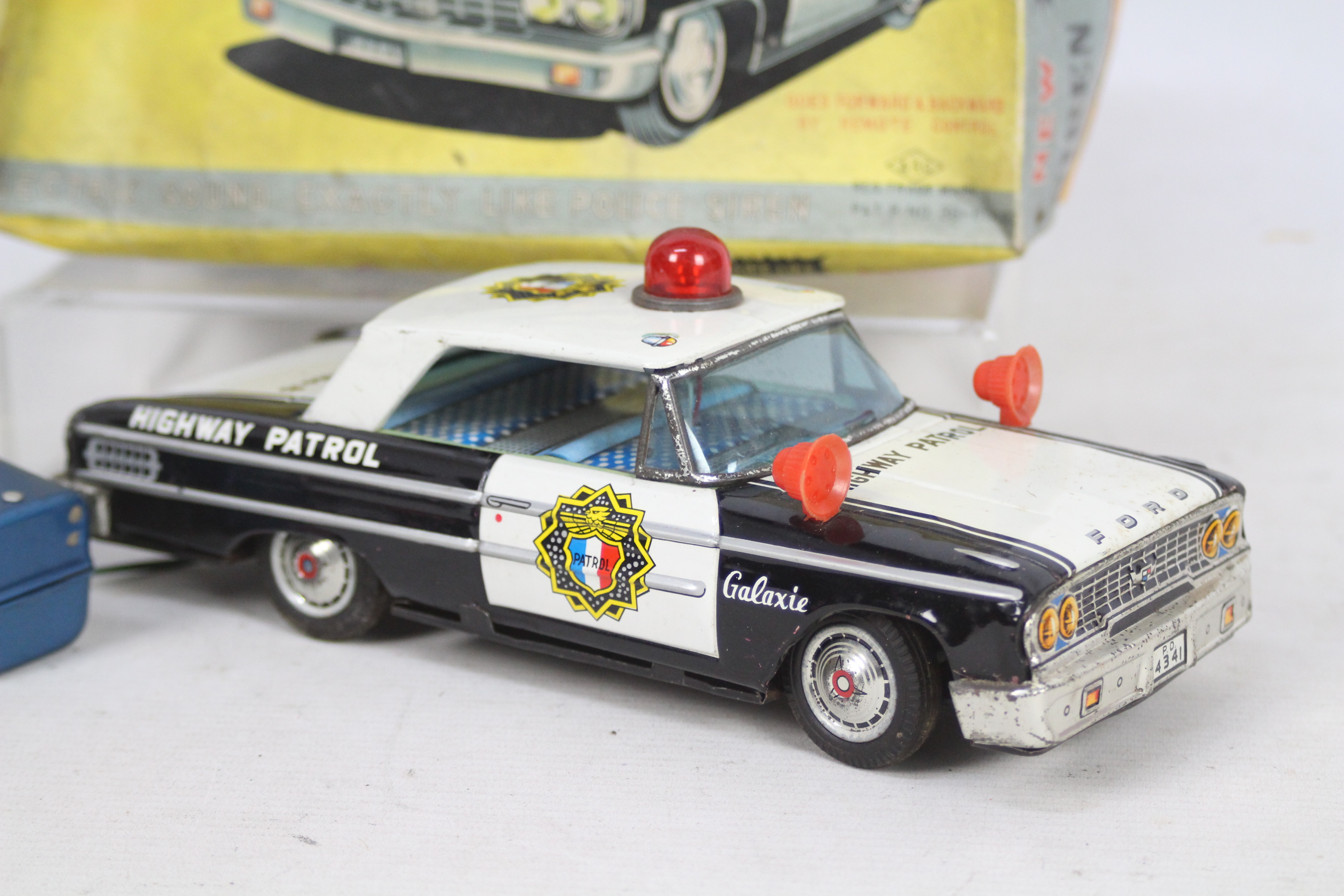 ASC - A battery powered 1963 Ford Galaxie Siren Patrol Car made in Japan by ASC. - Image 2 of 6