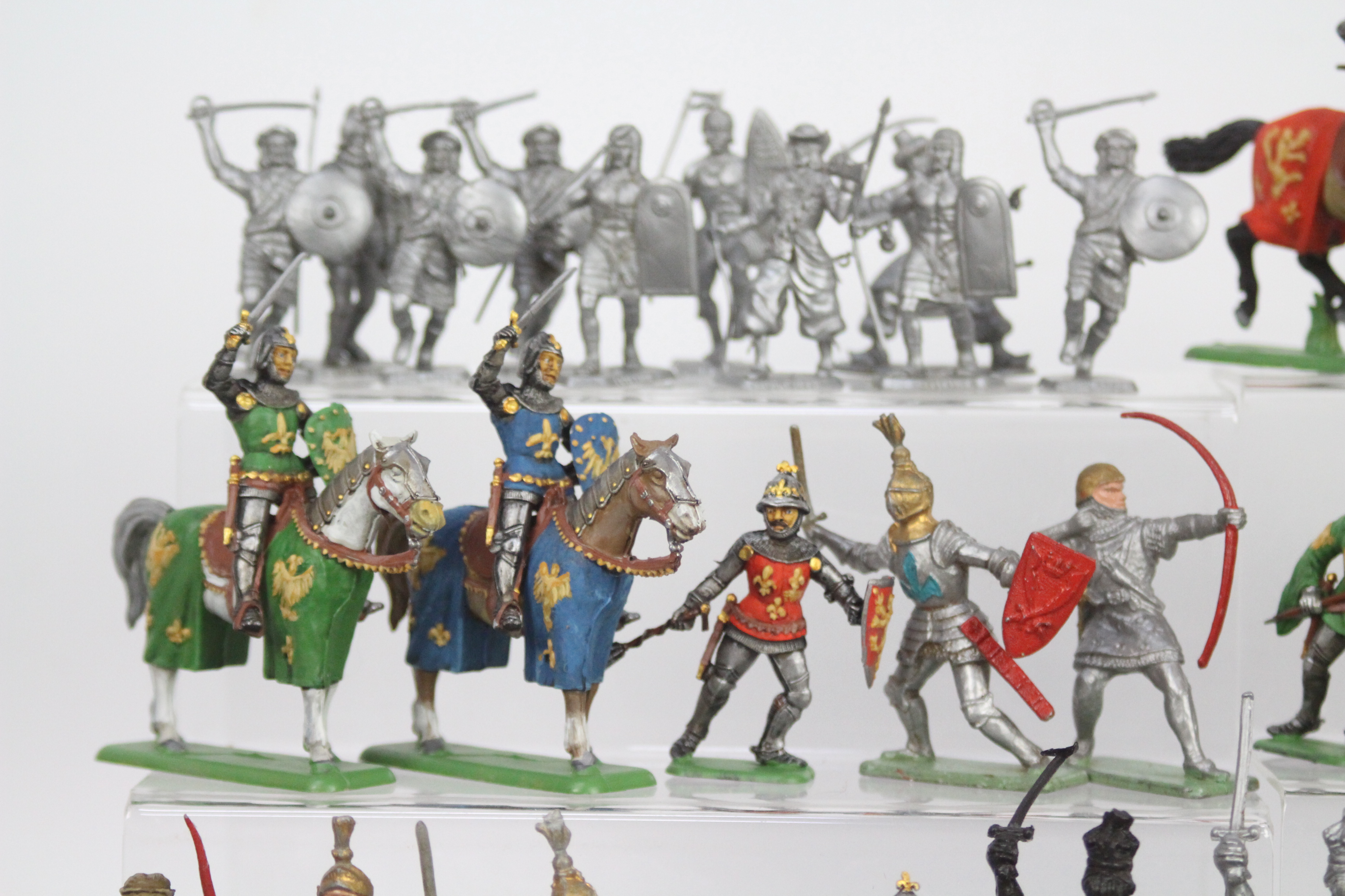 Crescent - Lone Star - A collection of approximately 110 plastic soldiers, mostly medieval, - Image 3 of 7