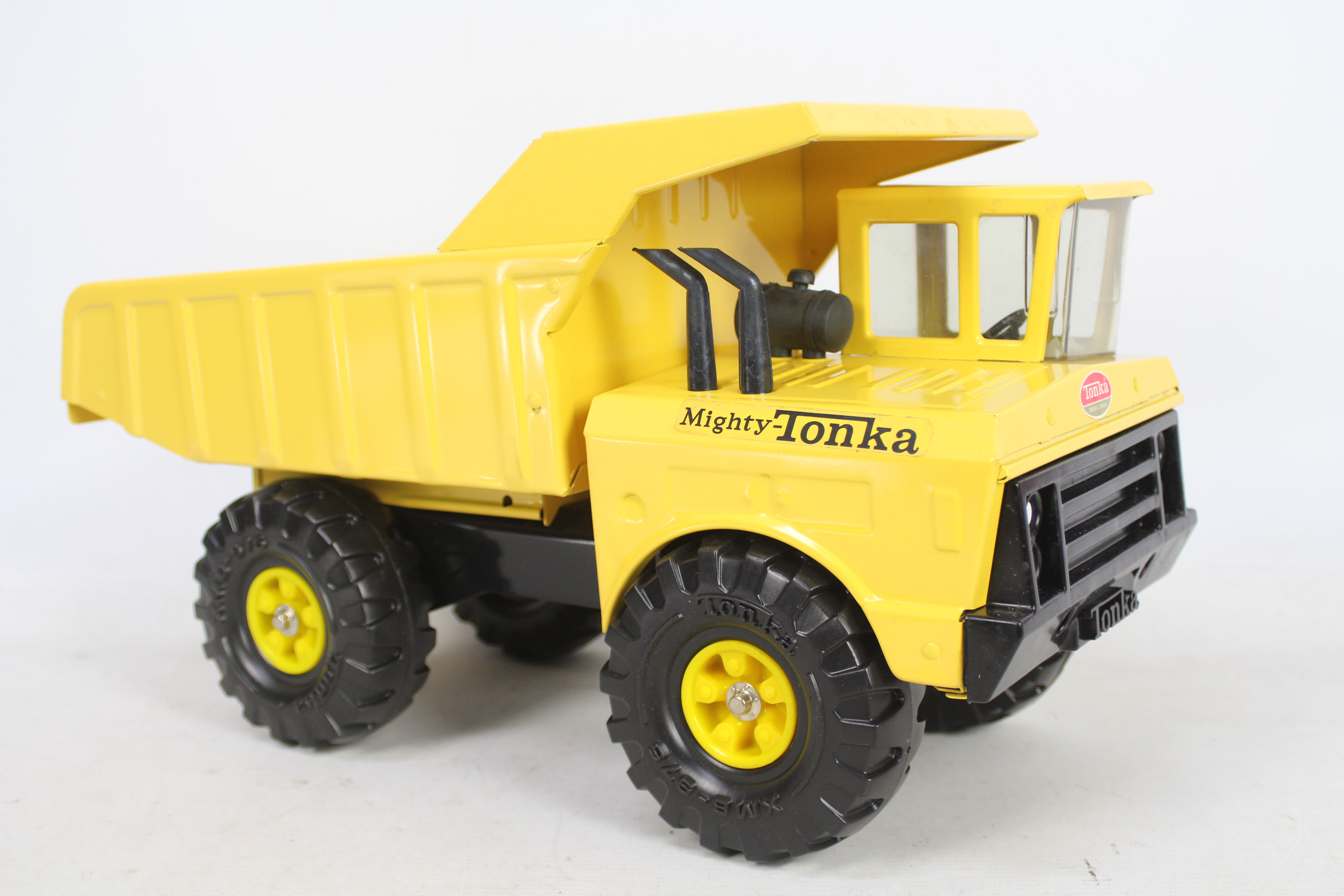 Tonka - An boxed Canadian made 1970s Tonka Dump Truck # 3900. - Image 5 of 8