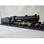 Hornby - an OO gauge B17 class 4-6-0 locomotive and tender, op no 616566 'Leeds United',