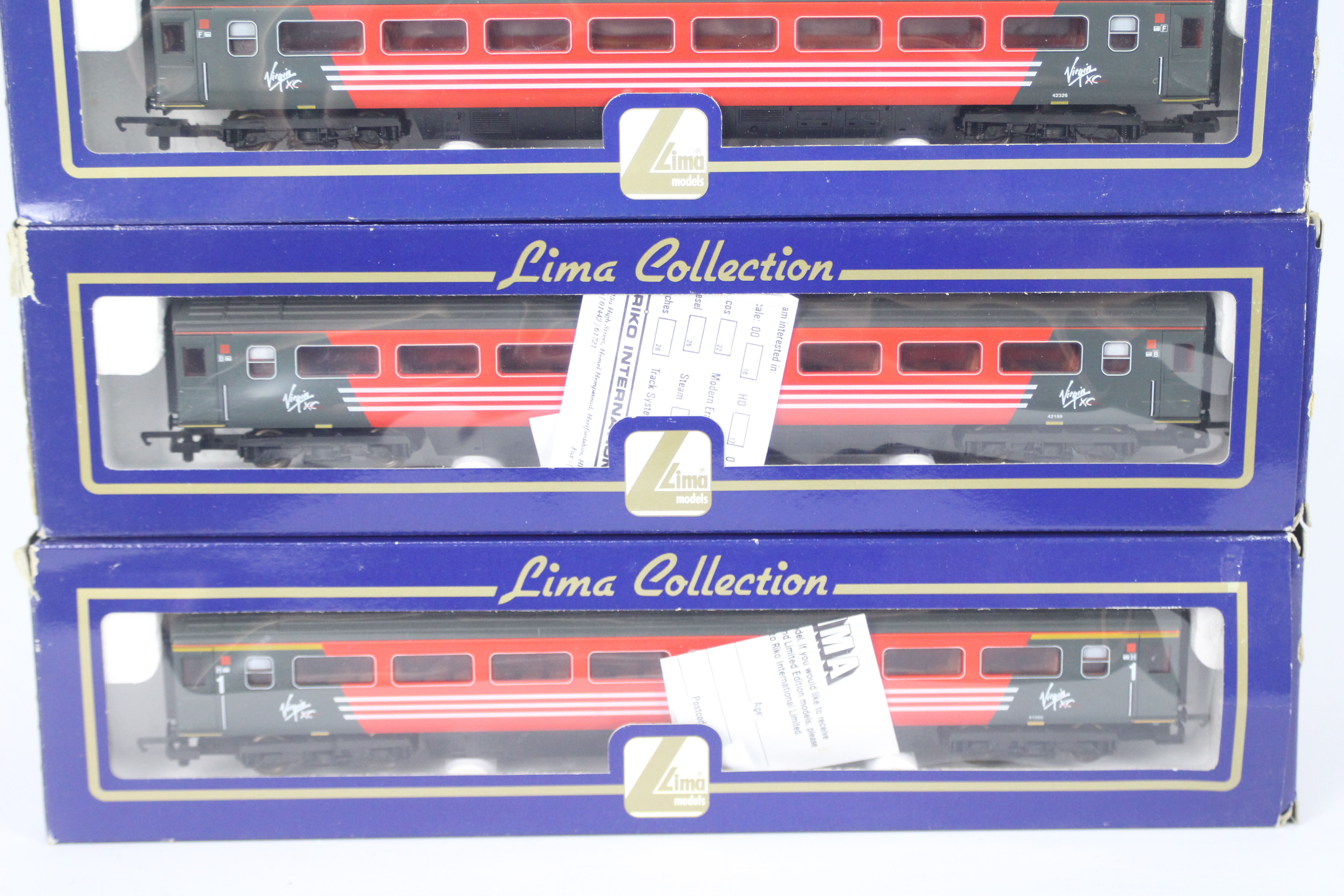 Lima - 4 boxed OO gauge Mk3 Coaches in Virgin XC livery includes one 1st class and three 2nd class. - Bild 3 aus 3