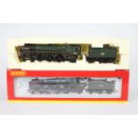 Hornby - a super detail DCC ready 00 gauge model 4-6-2 steam locomotive with tender,