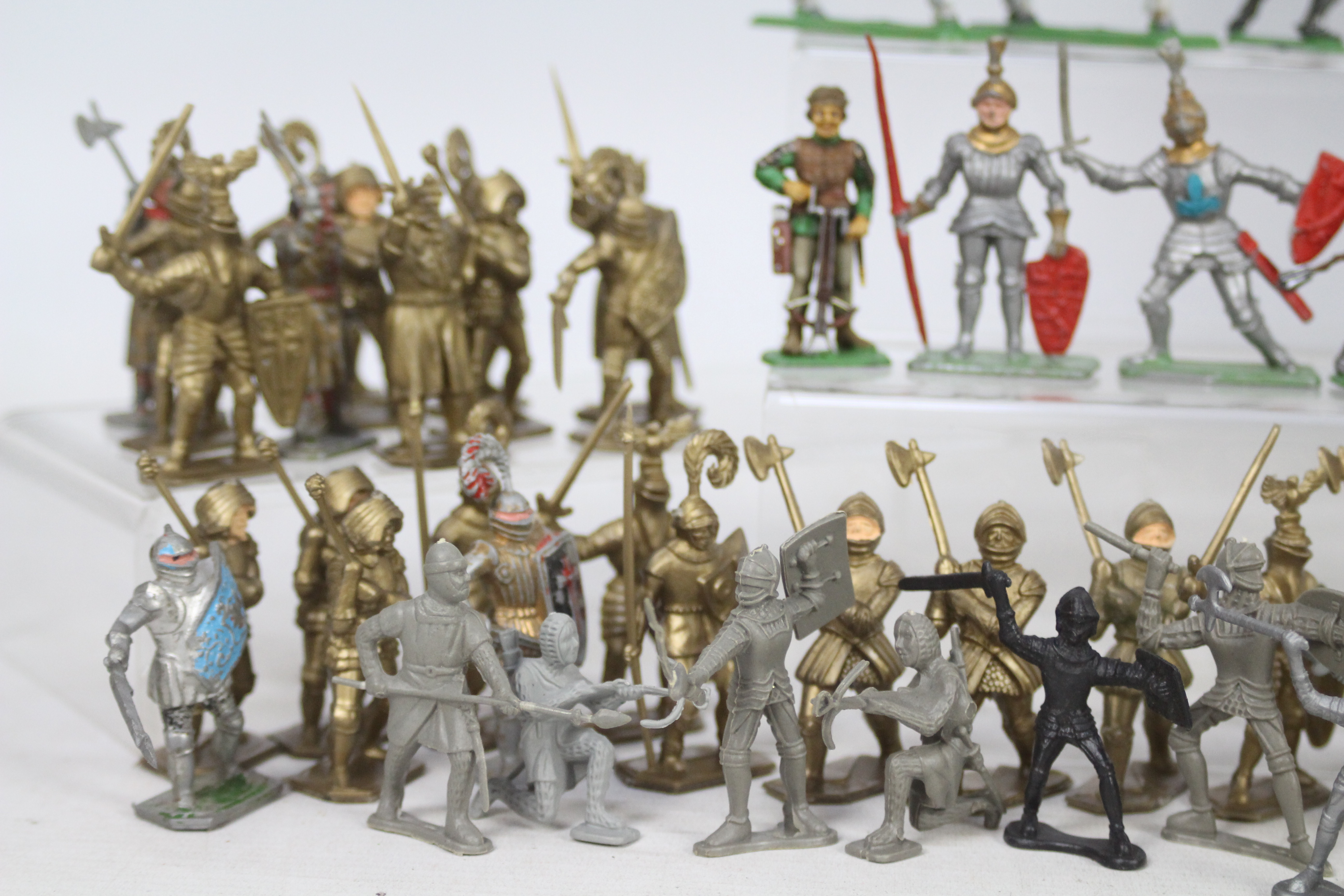 Crescent - Lone Star - A collection of approximately 110 plastic soldiers, mostly medieval, - Image 6 of 7