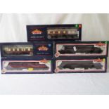 Bachmann - five OO gauge corridor coaches, # 39-290 (Pullman), 39-127A, 34-600, 34-626 and 34-604,
