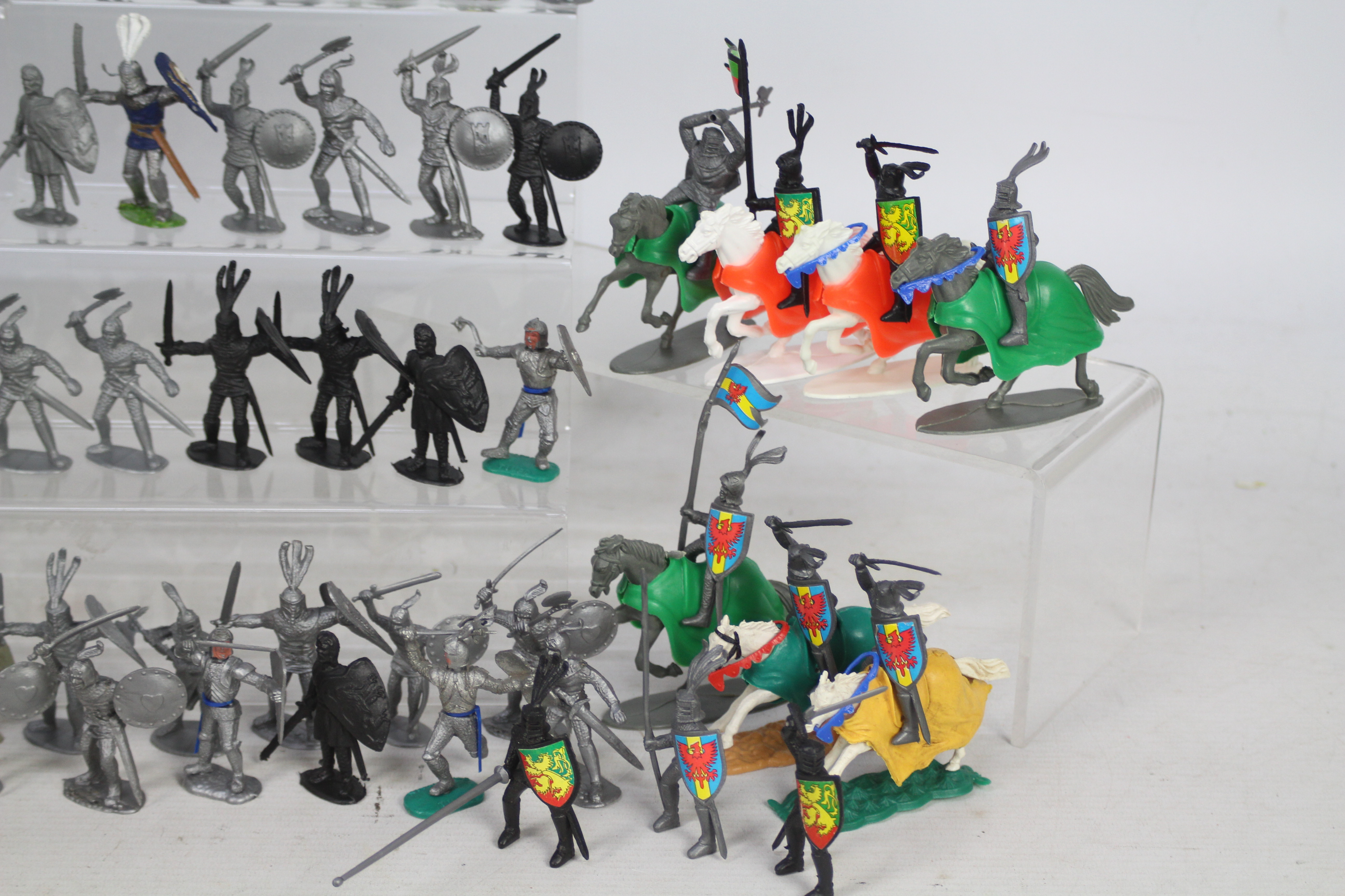 Timpo - A collection of 76 Knights including 10 mounted, 66 on foot. - Image 4 of 5