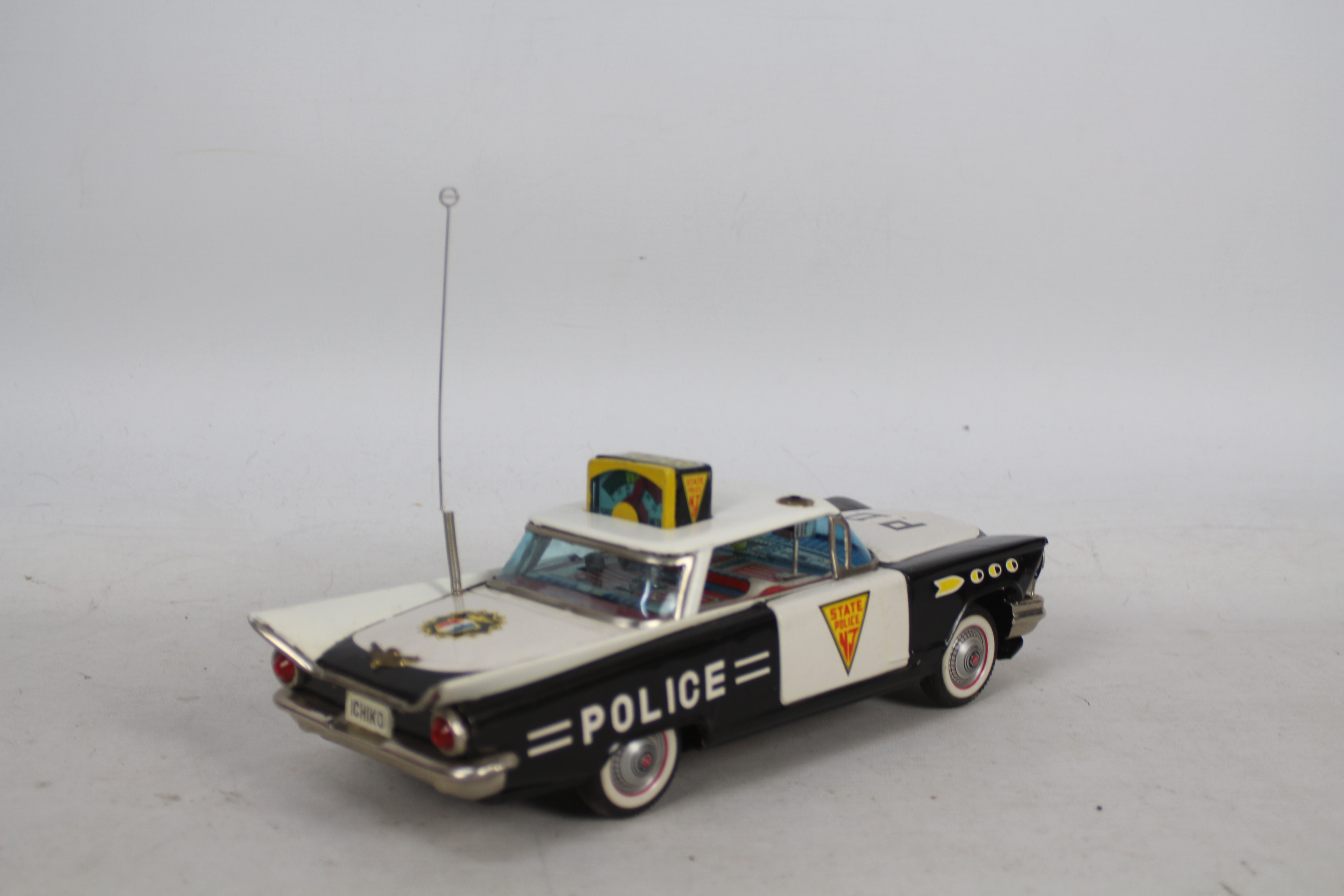 Ichiko - Langcraft - A boxed Ichiko 1959 Buick Police Car with Radar # IK4062. - Image 3 of 4