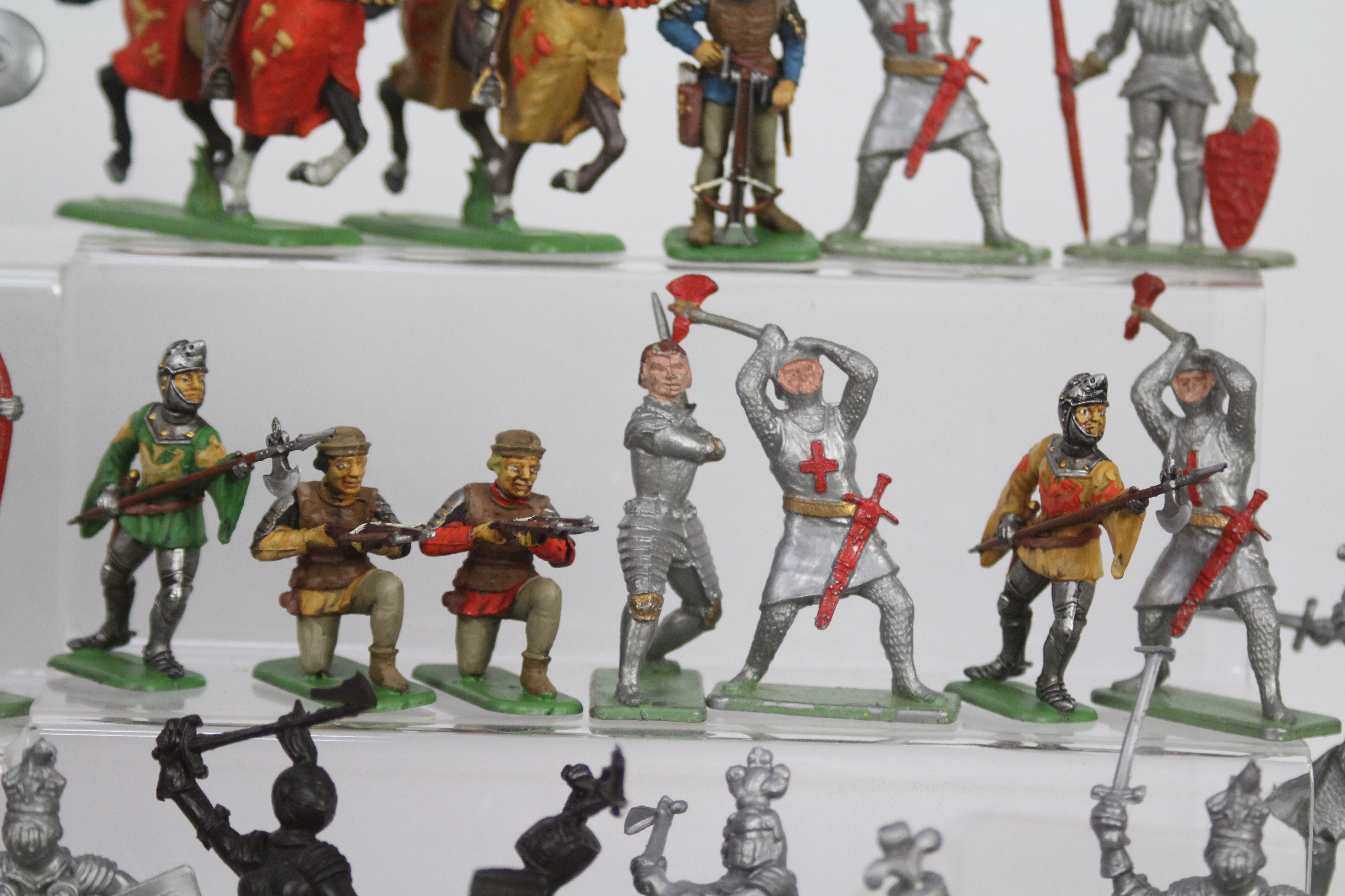 Crescent - Lone Star - A collection of approximately 110 plastic soldiers, mostly medieval, - Bild 4 aus 7