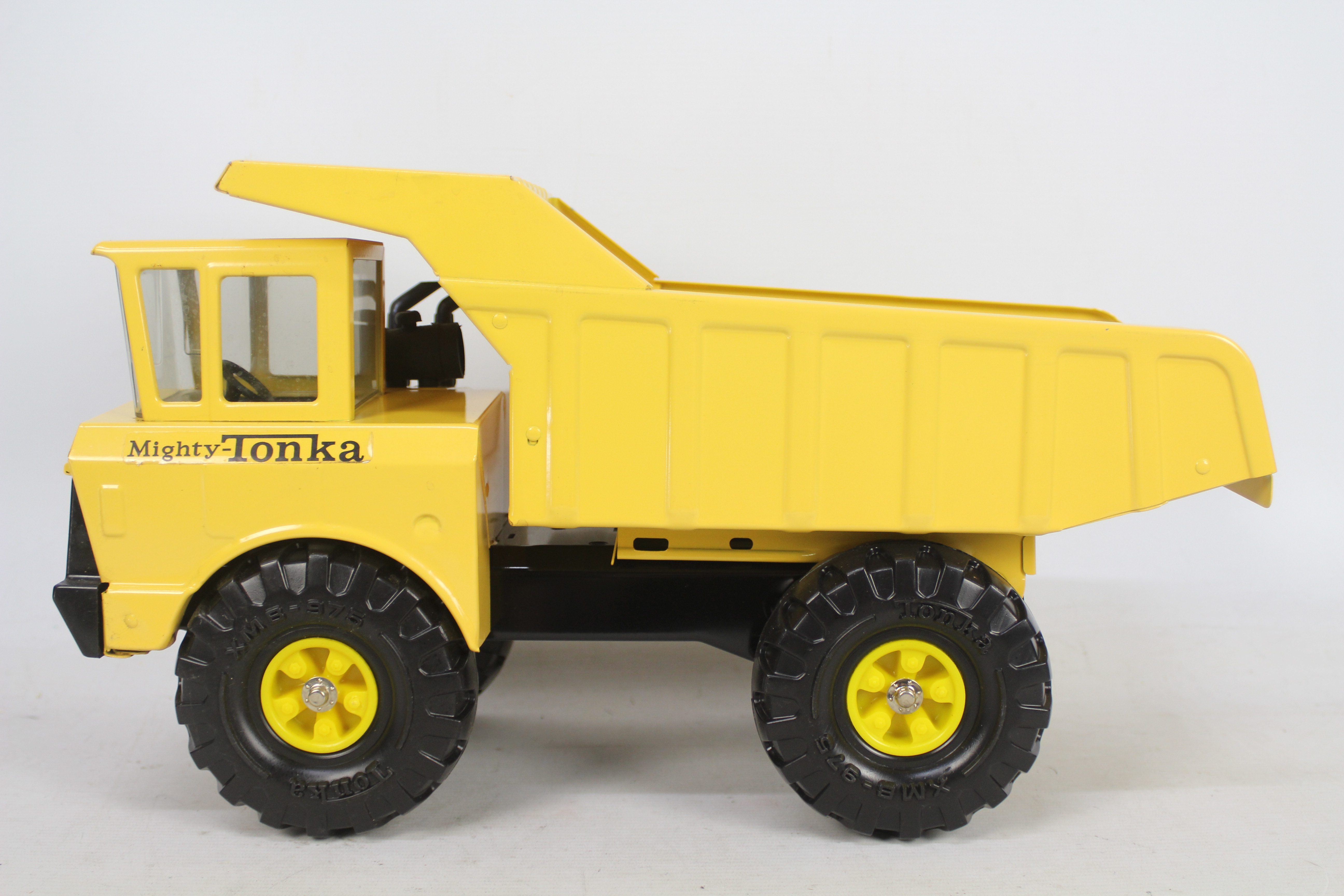 Tonka - An boxed Canadian made 1970s Tonka Dump Truck # 3900. - Image 2 of 8