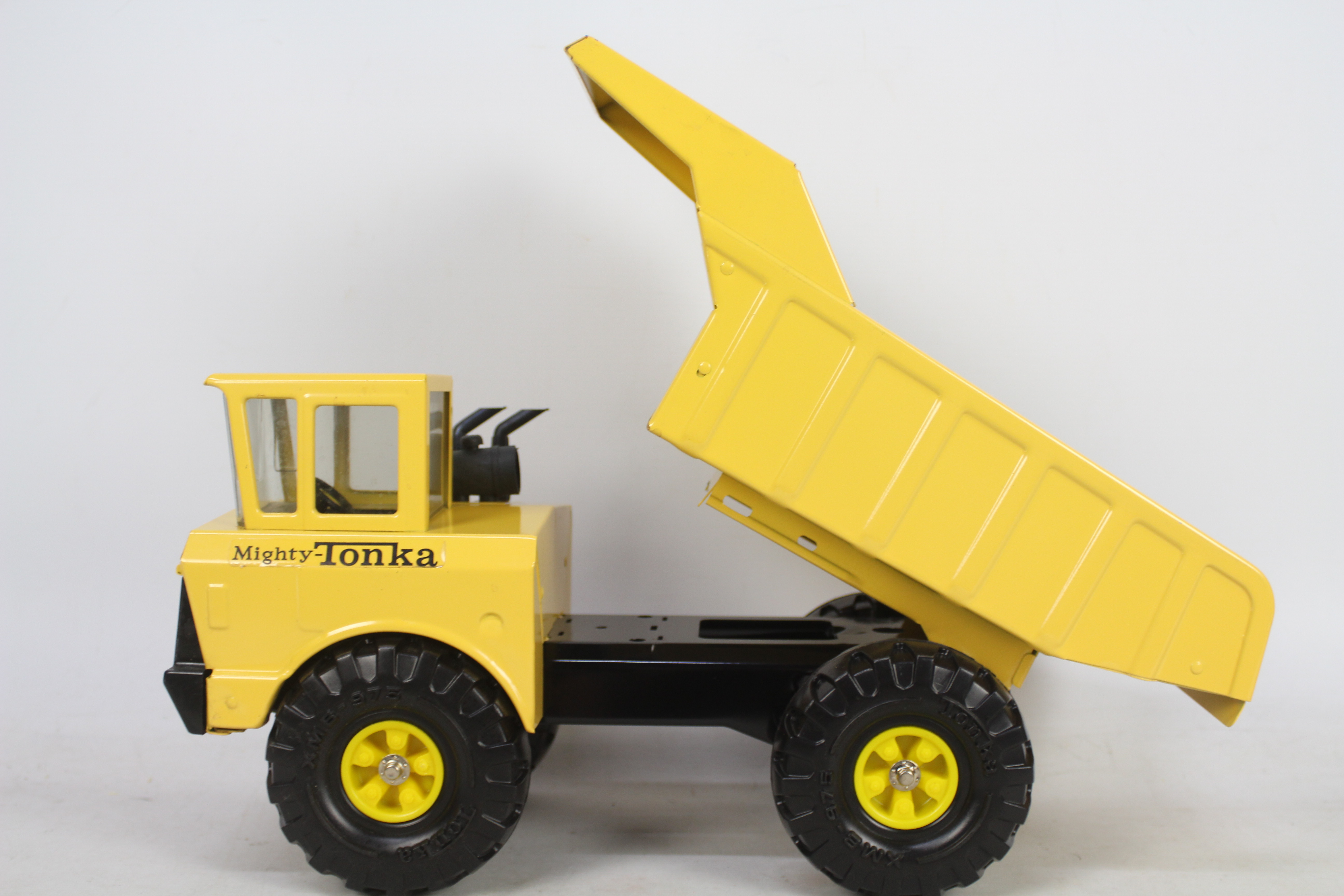 Tonka - An boxed Canadian made 1970s Tonka Dump Truck # 3900. - Image 7 of 8