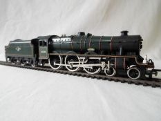 Mainline - an OO gauge Jubilee class 4-6-0 locomotive and tender, op no 45690 'Leander',