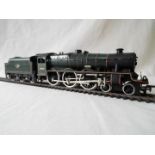 Mainline - an OO gauge Jubilee class 4-6-0 locomotive and tender, op no 45690 'Leander',