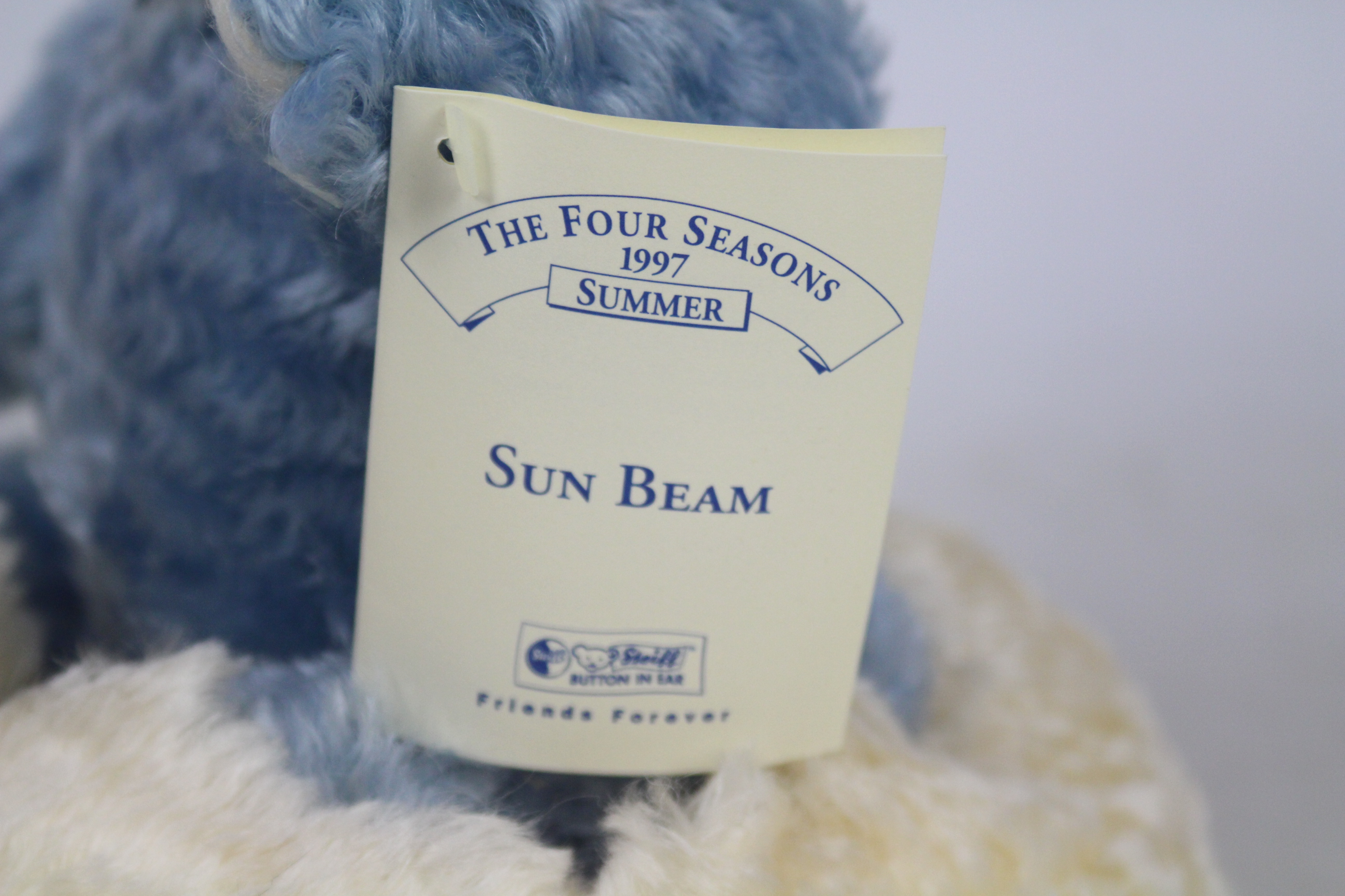 Steiff - A boxed white / blue mohair #00475 'Four Seasons Sun Beam 1997' - The bear has plastic - Bild 5 aus 9