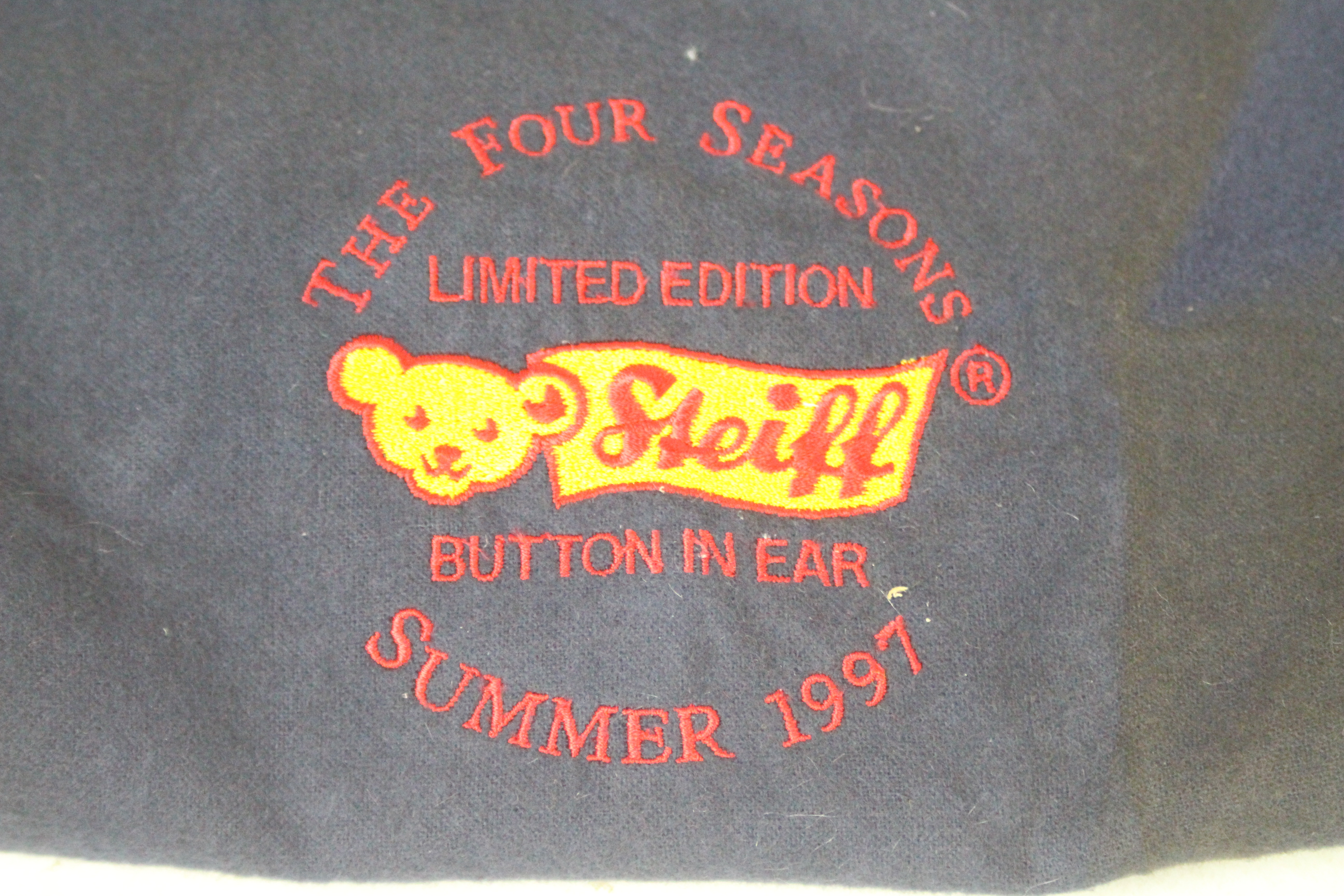 Steiff - A boxed white / blue mohair #00475 'Four Seasons Sun Beam 1997' - The bear has plastic - Bild 8 aus 9