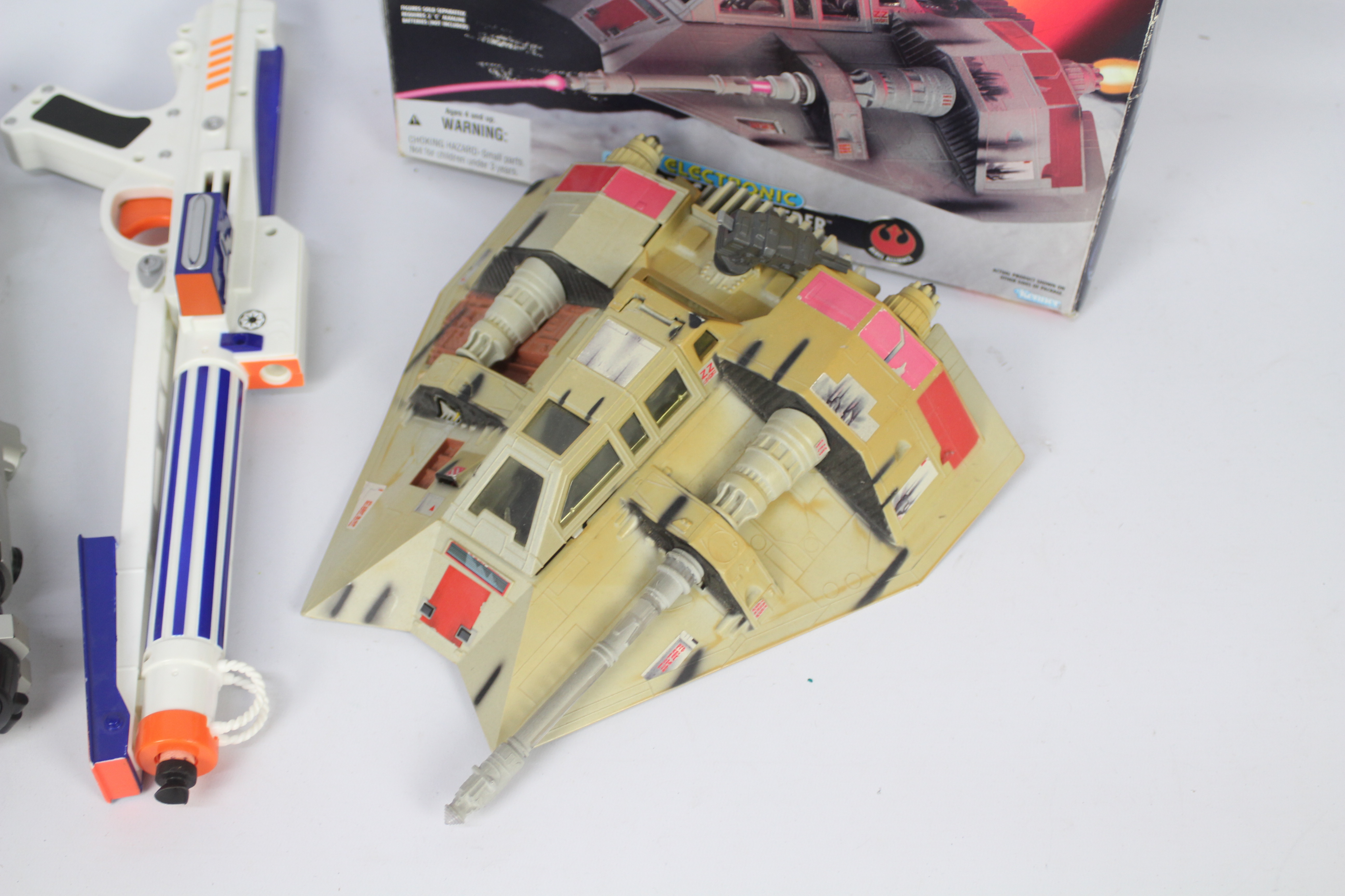 Kenner - Star Wars - A collection including boxed Electronic Snowspeeder # 69585, - Image 2 of 4